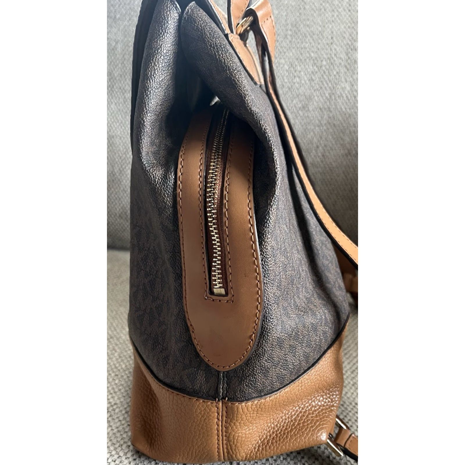 Vintage Michael Kors Raven Purse Backpack Monogram Brown Pebble Leather Medium Women Backpack Size ONE SIZE - 4 Thumbnail
