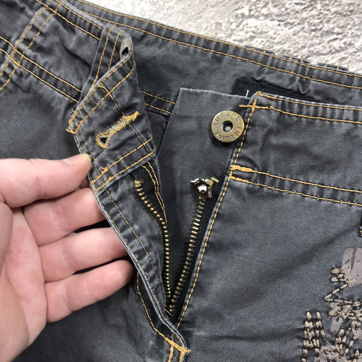 Japanese Brand vintage cargo pants flared low rise japan casual y2k 90s Size 28" / US 6 / IT 42 - 6 Thumbnail