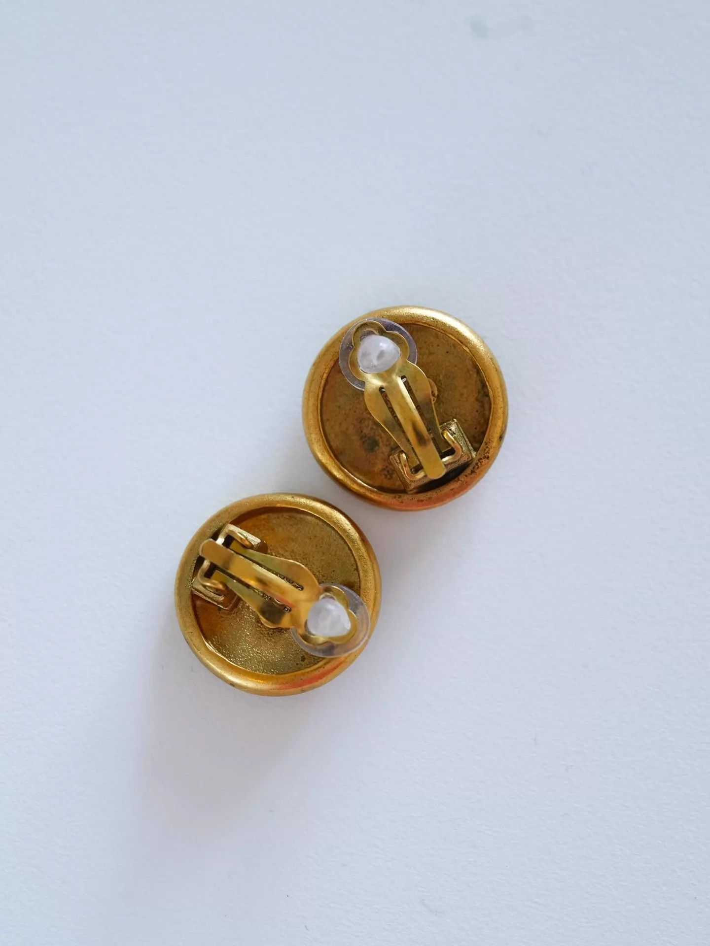 Chanel Chanel Vintage Button Ear Clip Women's 21mm Versatile Fresh Size ONE SIZE - 6 Thumbnail