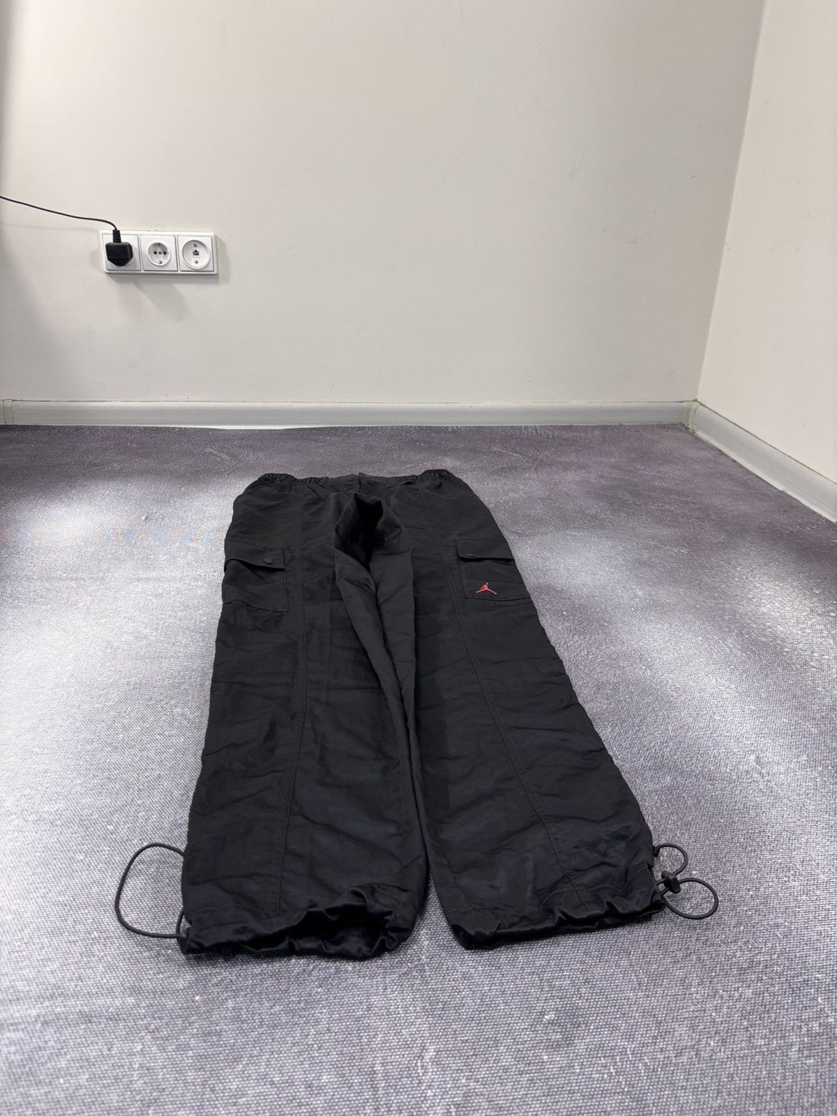 Jordan Brand Nike Air Jordan NWT Women’s Black Nylon Utility Cargo Pants Size 30" / US 8 / IT 44 - 3 Thumbnail