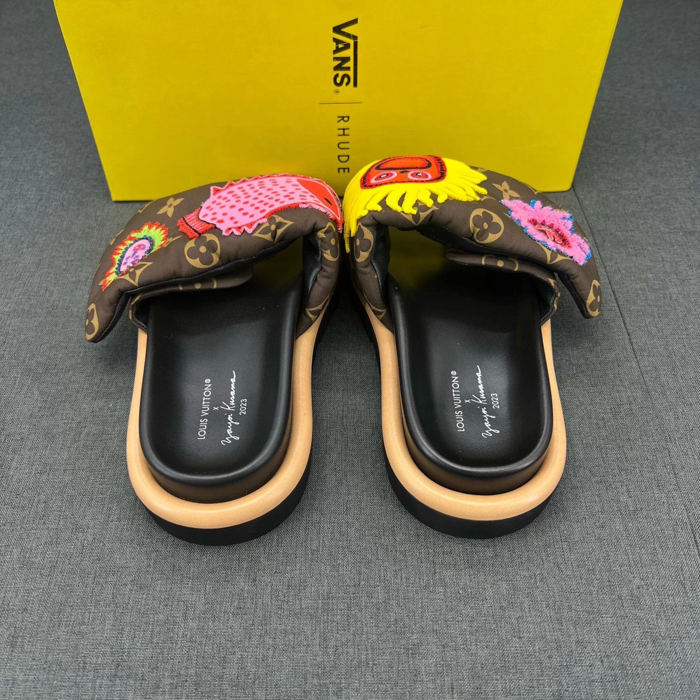 Louis Vuitton LV Monogram Yayoi Kusama Brown Slippers 36 Mint 2w Size US 5 / IT 35 - 5 Thumbnail