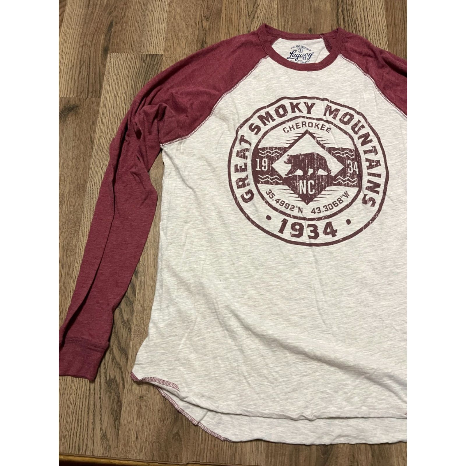 Our Legacy Legacy Shirt Women's Small, Long Sleeve, White Red, Regular Fit, Great Smokey Mountain, Vintage? No, Casual, 90s? (actually not a 90s) Size S / US 4 / IT 40 - 3 Thumbnail