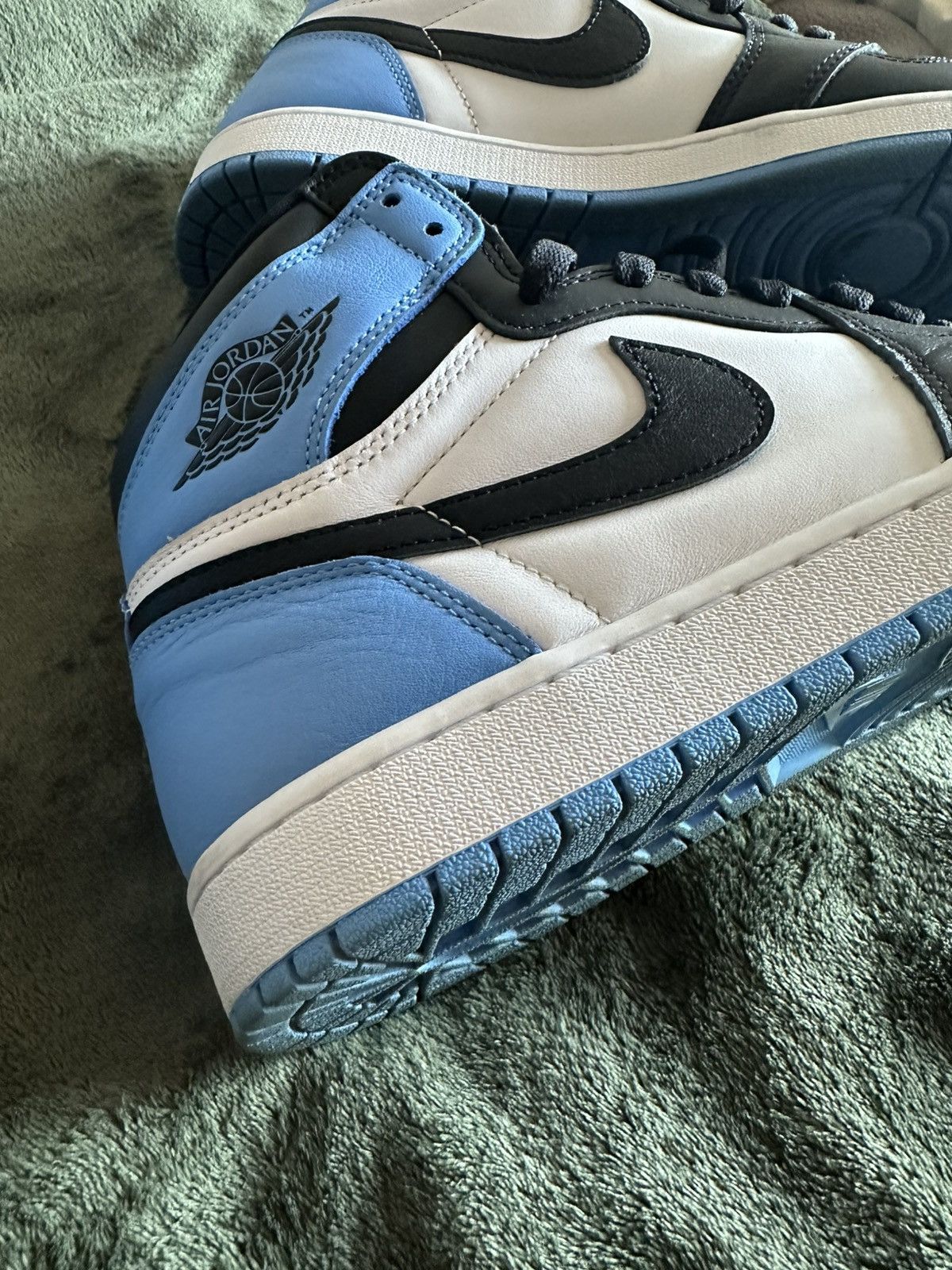 Jordan Brand Air jordan 1 retro high OG Unc Size US 9.5 / EU 42-43 - 3 Thumbnail