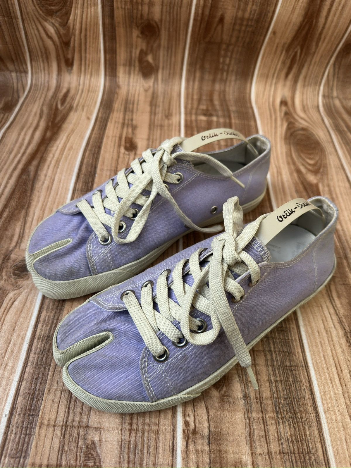 Maison Margiela Maison Martin Margiela TABI Purple Canvas Low Top Sneakers Size US 7.5 / IT 37.5 - 4 Thumbnail