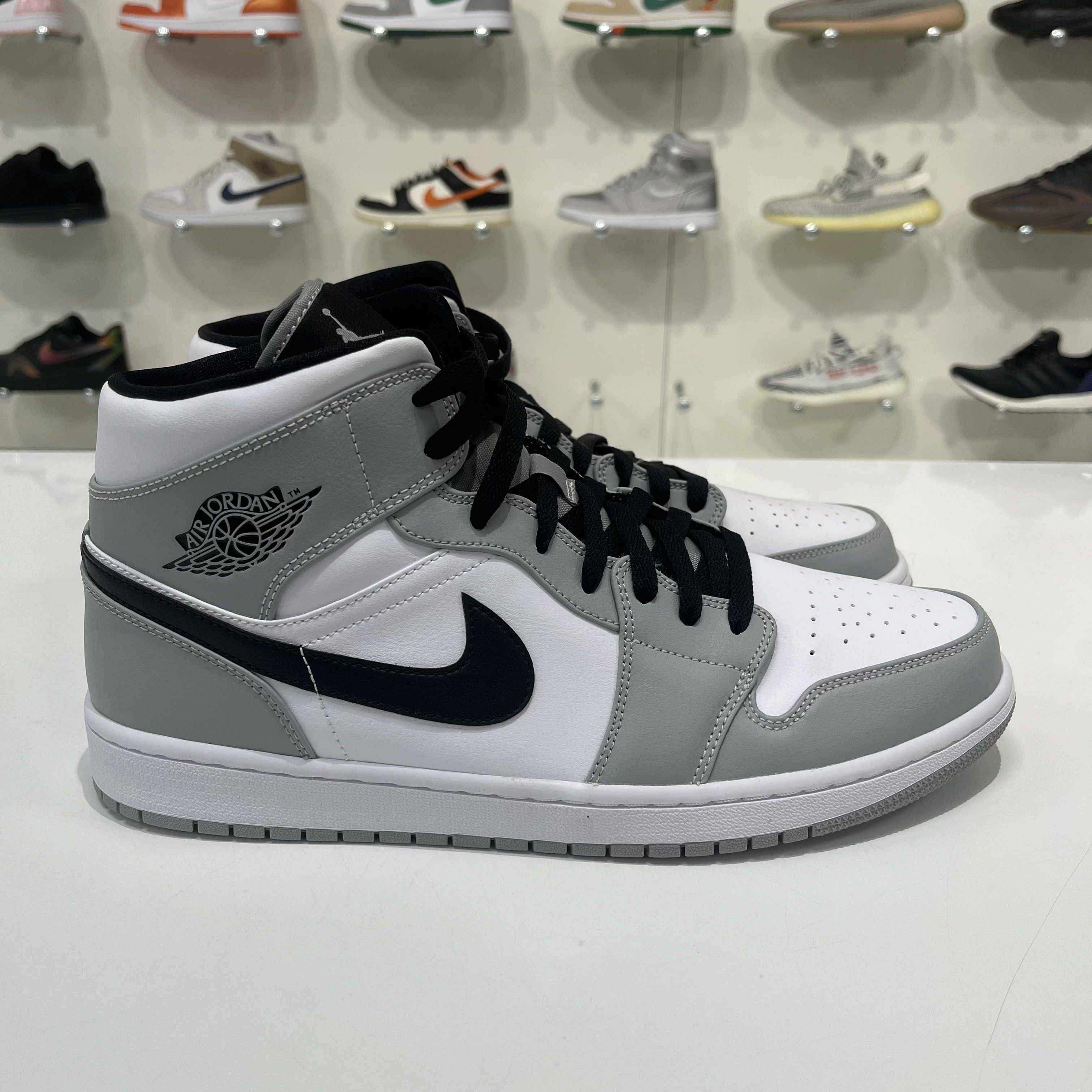 Nike Air Jordan 1 Mid Light Smoke Grey Size US 11.5 / EU 44-45 - 4 Thumbnail