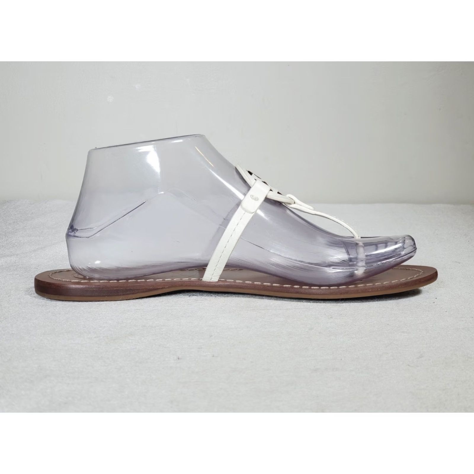 Tory Burch Tory Burch Gabriel Flat Thong Sandals Ivory Vegan Leather 57075 Women US 7.5 Flat Sandal Size US 8 / IT 38 - 4 Thumbnail