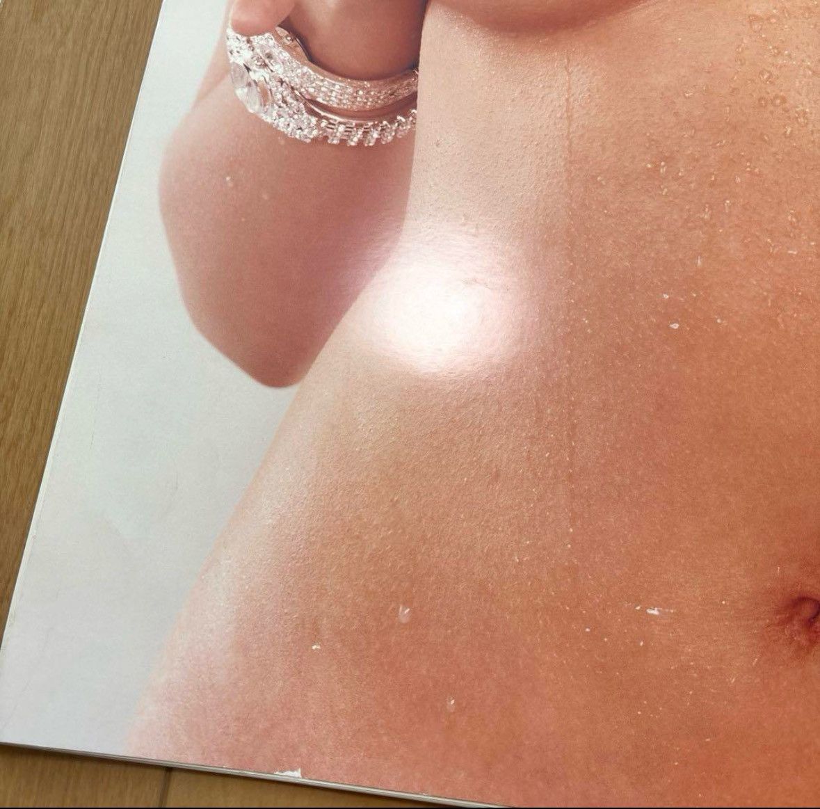 Supreme Supreme Calendar 2001 PHOTOGRAPHS BY JAMIL GS Size ONE SIZE - 8 Thumbnail