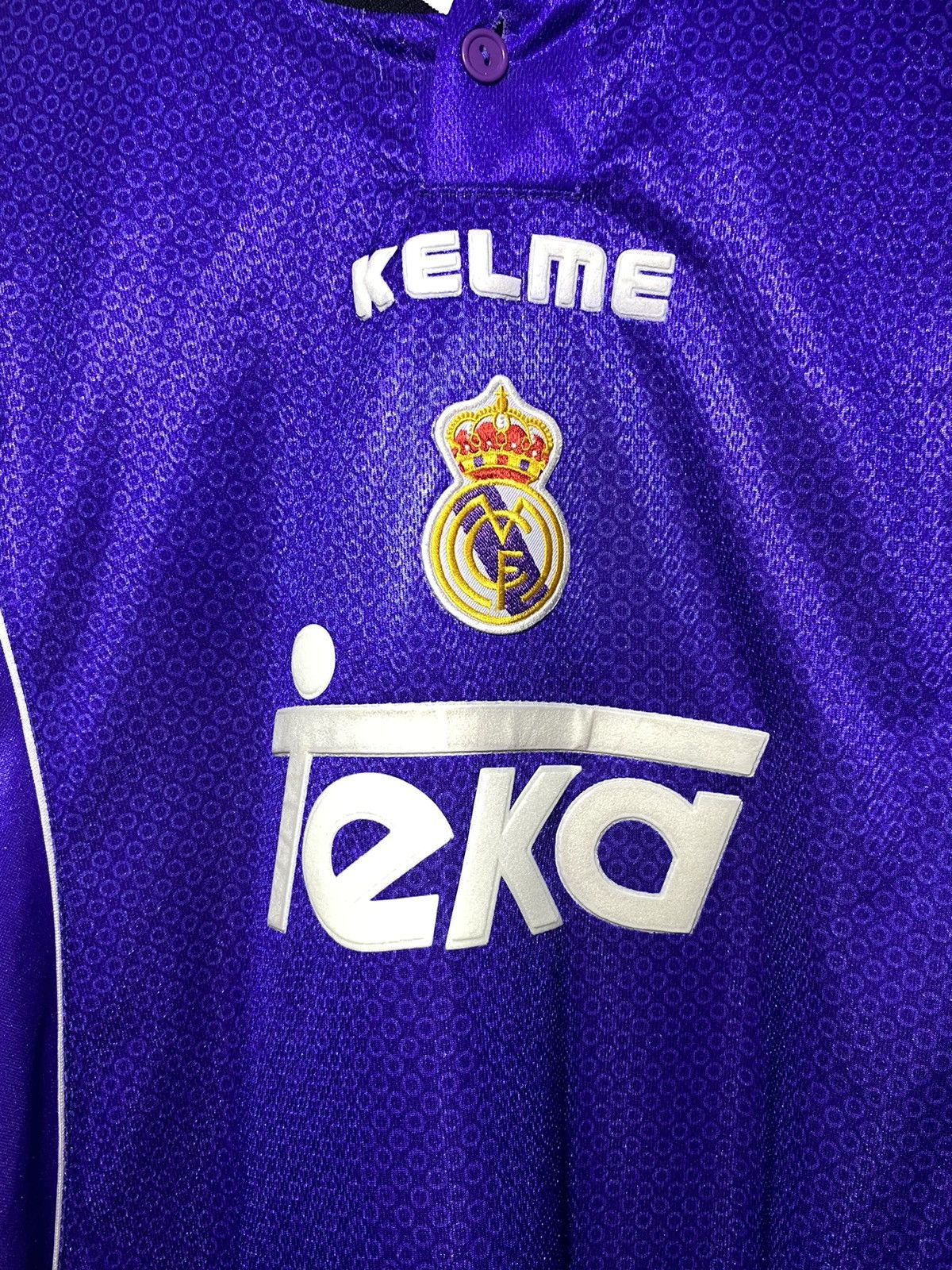 Vintage Real Madrid 1997-98 Away Longsleeve Soccer Jersey - L Size US L / EU 52-54 / 3 - 5 Thumbnail