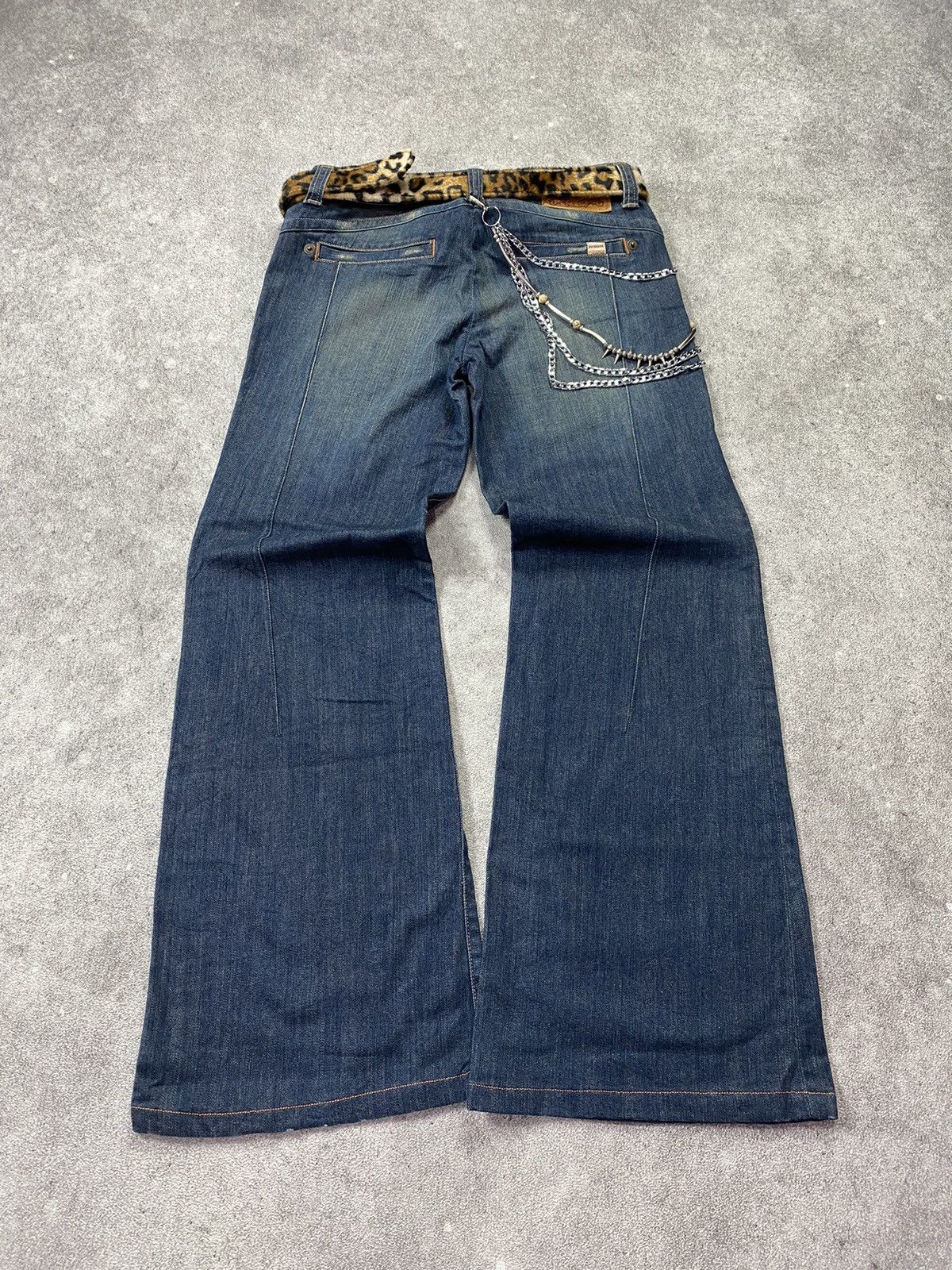 Japanese Brand 2000s Buckaro Super Flared Jean Size US 29 - 2 Thumbnail