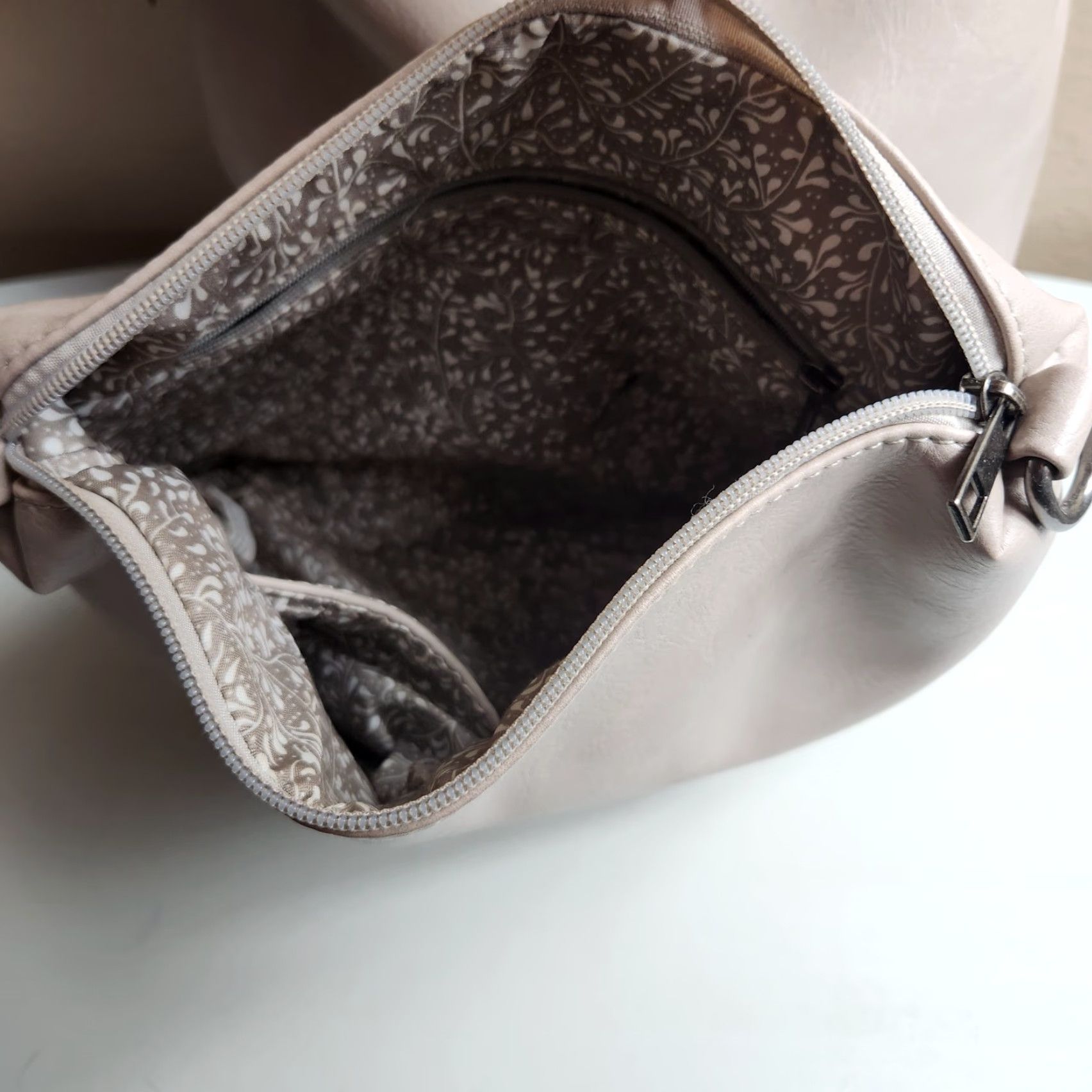 Vintage Joy Susan Tote Bag Beige Large 2-In-1 Convertible Vegan Leather Single Strap Womens Bag Size ONE SIZE - 6 Thumbnail