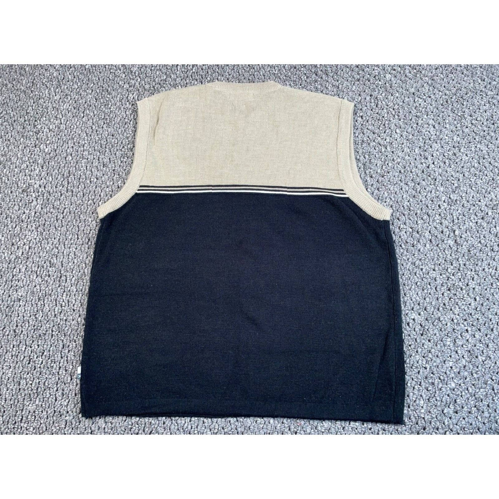 Vintage VTG Y2K Xtreme Gear V-Neck Sweater Vest Adult XL Beige Black Lightweight Preppy Size US XL / EU 56 / 4 - 2 Thumbnail