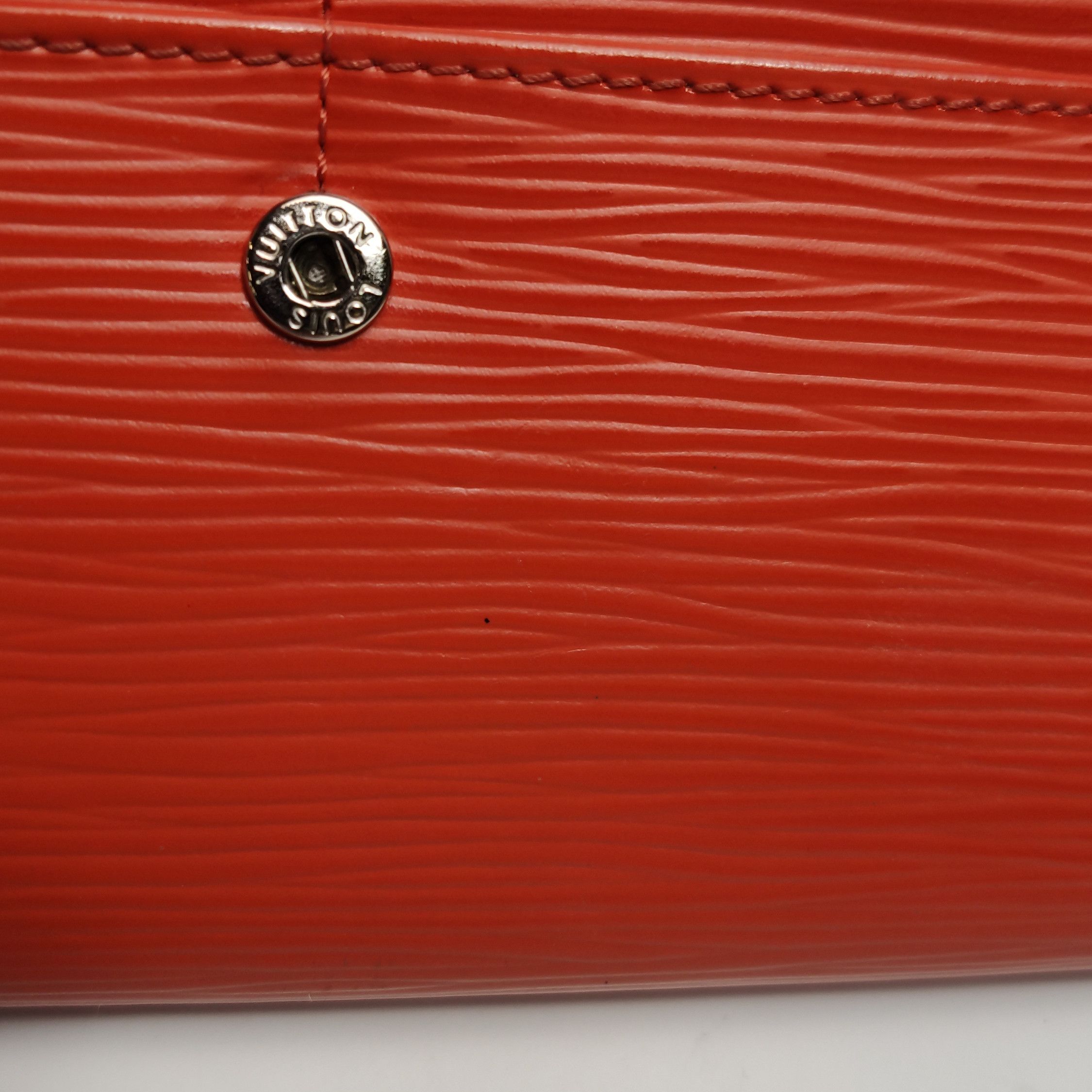 Louis Vuitton Louis Vuitton (LV) Cowhide Solid Color Water Ripple Wallet Size ONE SIZE - 7 Thumbnail