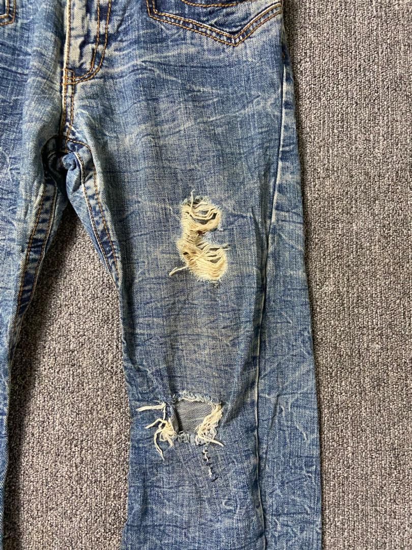 Japanese Brand Rattle Trap Brand Distressed Denim Ripped Jeans (205) Size US 33 - 13 Thumbnail