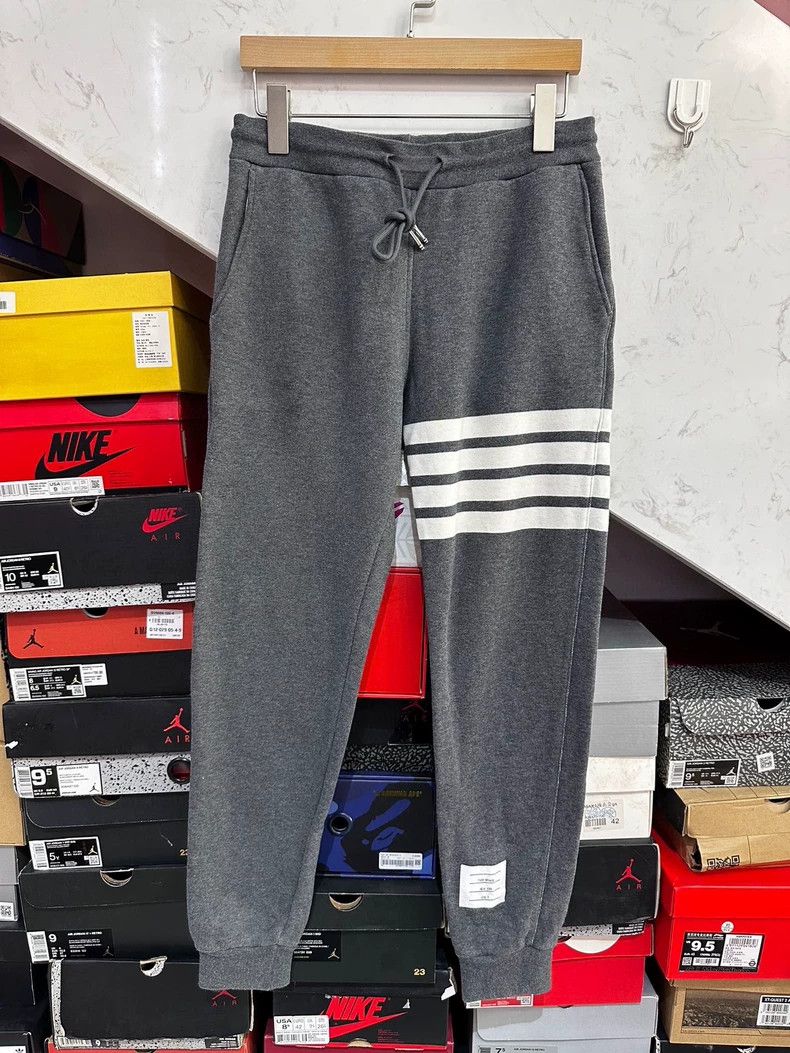 Thom Browne Thom Browne size0 Dark grey classic striped trousers Size US 26 / EU 42 - 1 Thumbnail