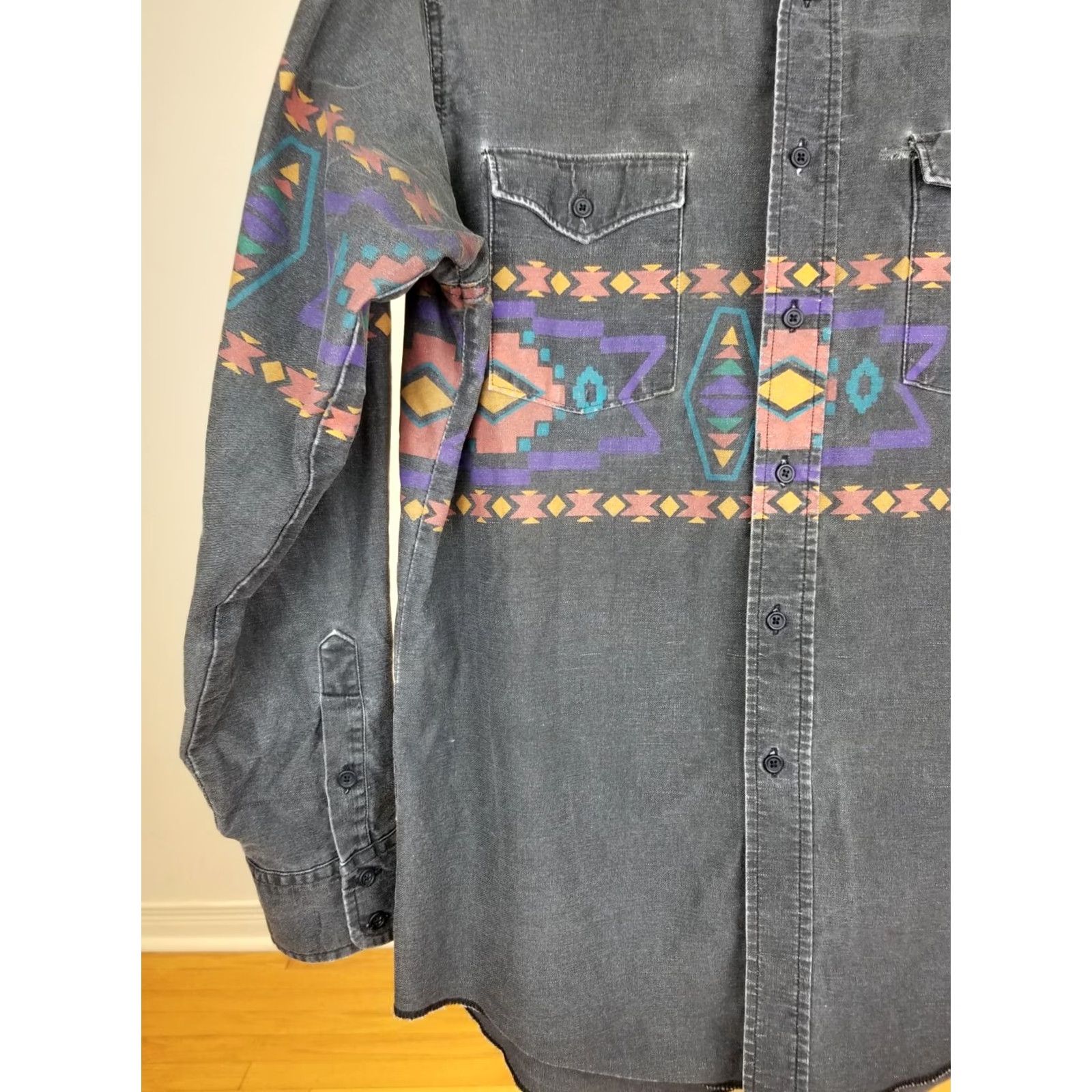 Wrangler VINTAGE Wrangler Brushpopper Aztec Pattern Western Cowboy Shirt SZ 16 1/2 Men Long Sleeve Black Canvas Hooded Lined 90s Style Size US XL / EU 56 / 4 - 3 Thumbnail