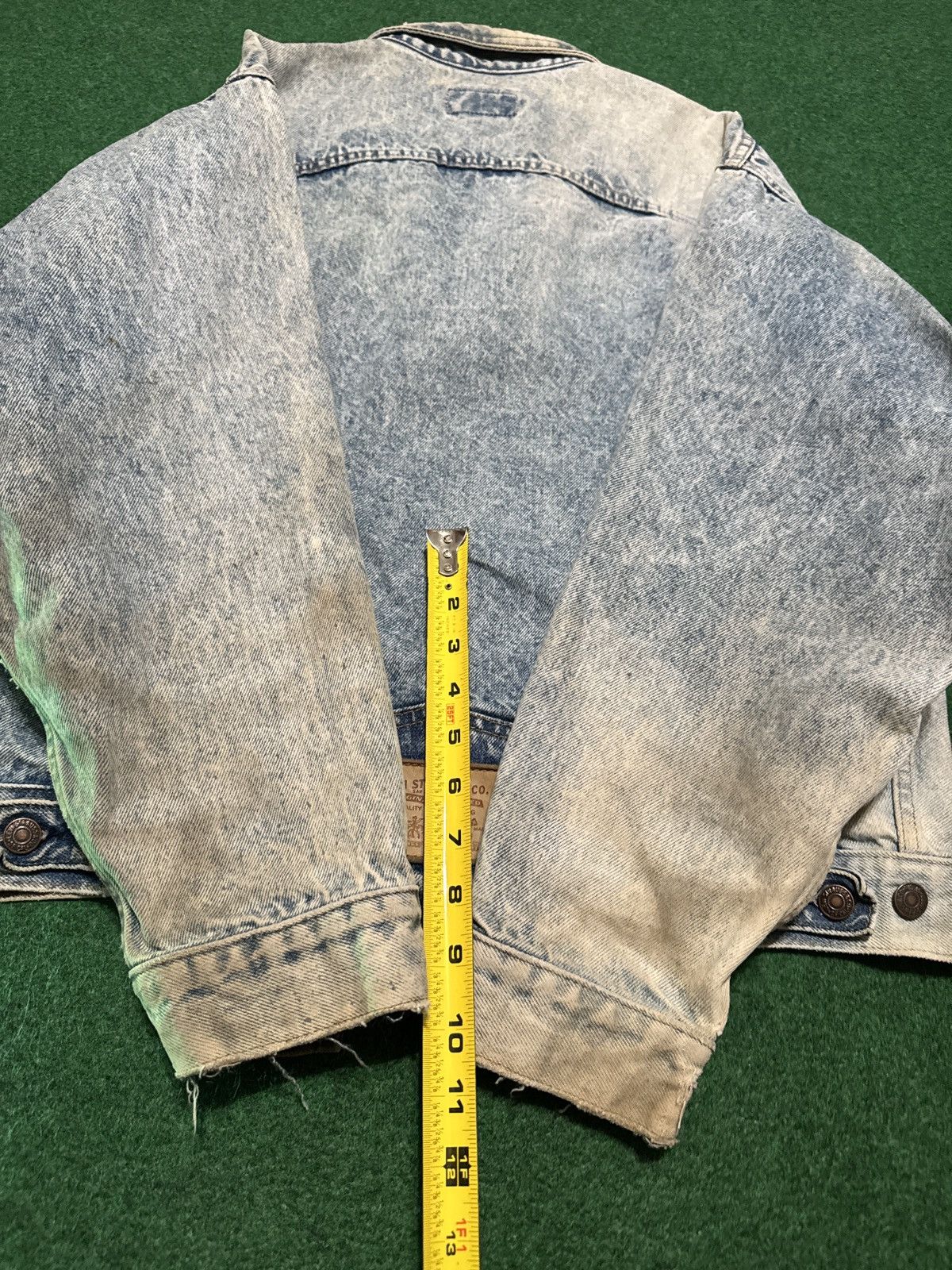 Levi's Vintage Clothing Vintage 80s Levi’s Denim Trucker Jacket Large Distressed Size US L / EU 52-54 / 3 - 11 Thumbnail
