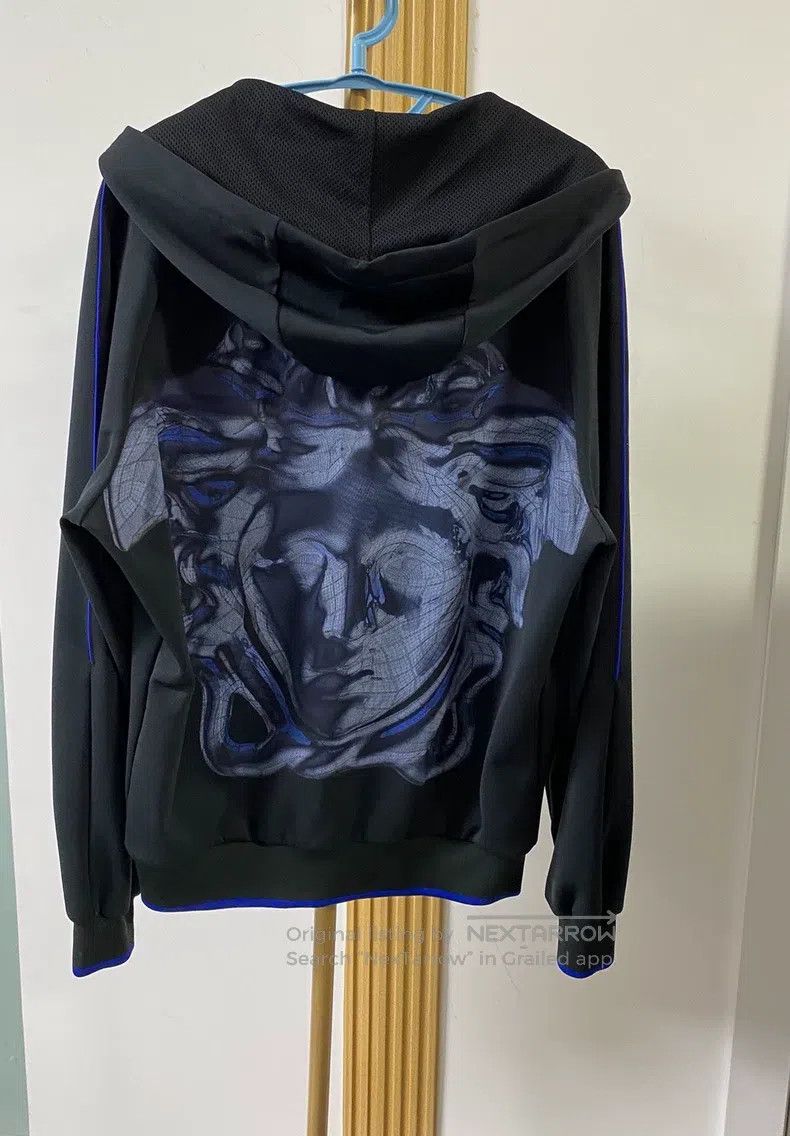 Versace Versace Black hooded cardigan jacket Size L / US 10 / IT 46 - 2 Thumbnail