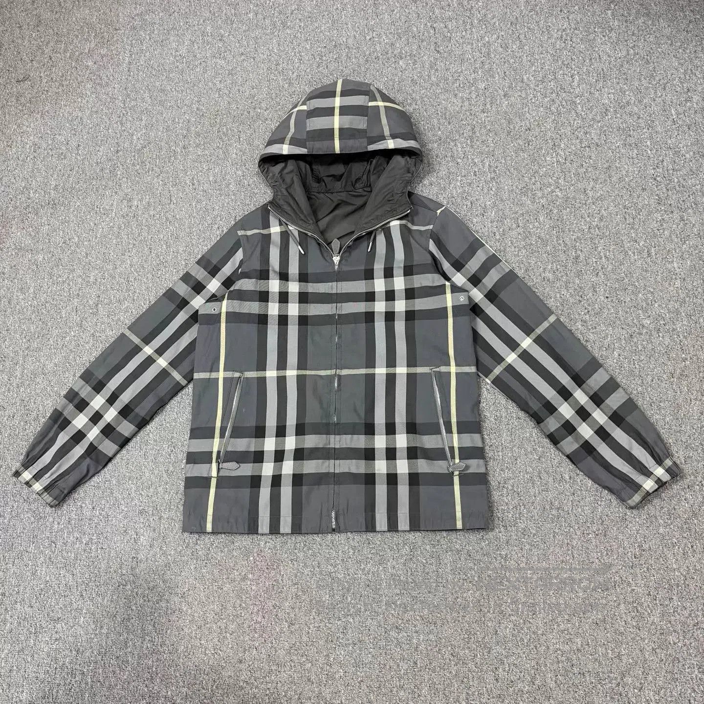 Burberry Gray Hooded Light Jacket Size S. Size US S / EU 44-46 / 1 - 2 Thumbnail