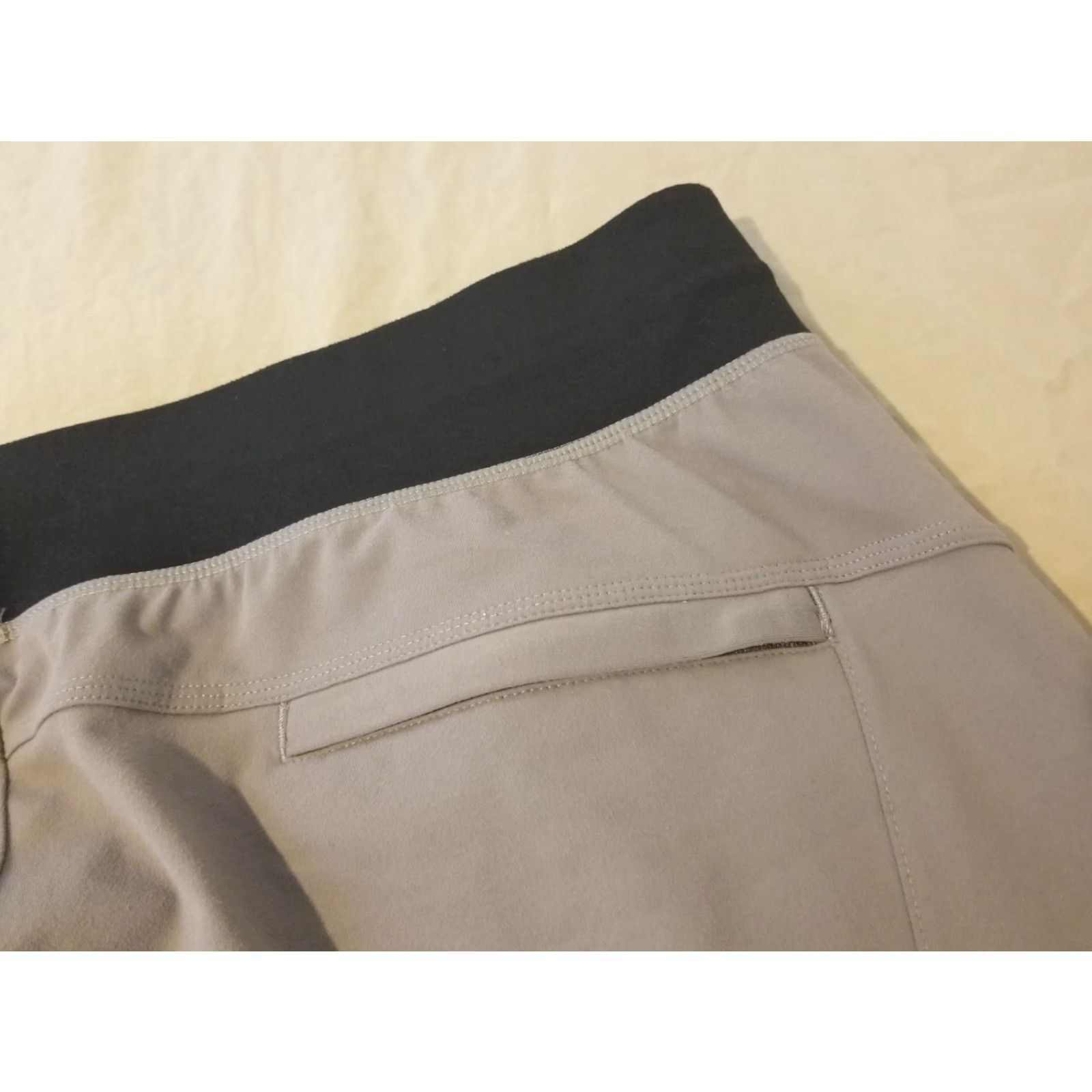 Under Armour Under Armour Pants 2XL Gray Athletic Gym Workout Sweatpants with Pockets Mens Tapered Fit Size US 39 - 4 Thumbnail