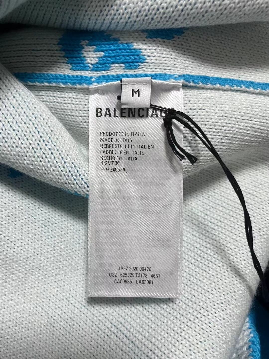 Balenciaga Balenciaga White and Blue Bullet Screen Full of Sweaters 25 Size US M / EU 48-50 / 2 - 4 Thumbnail