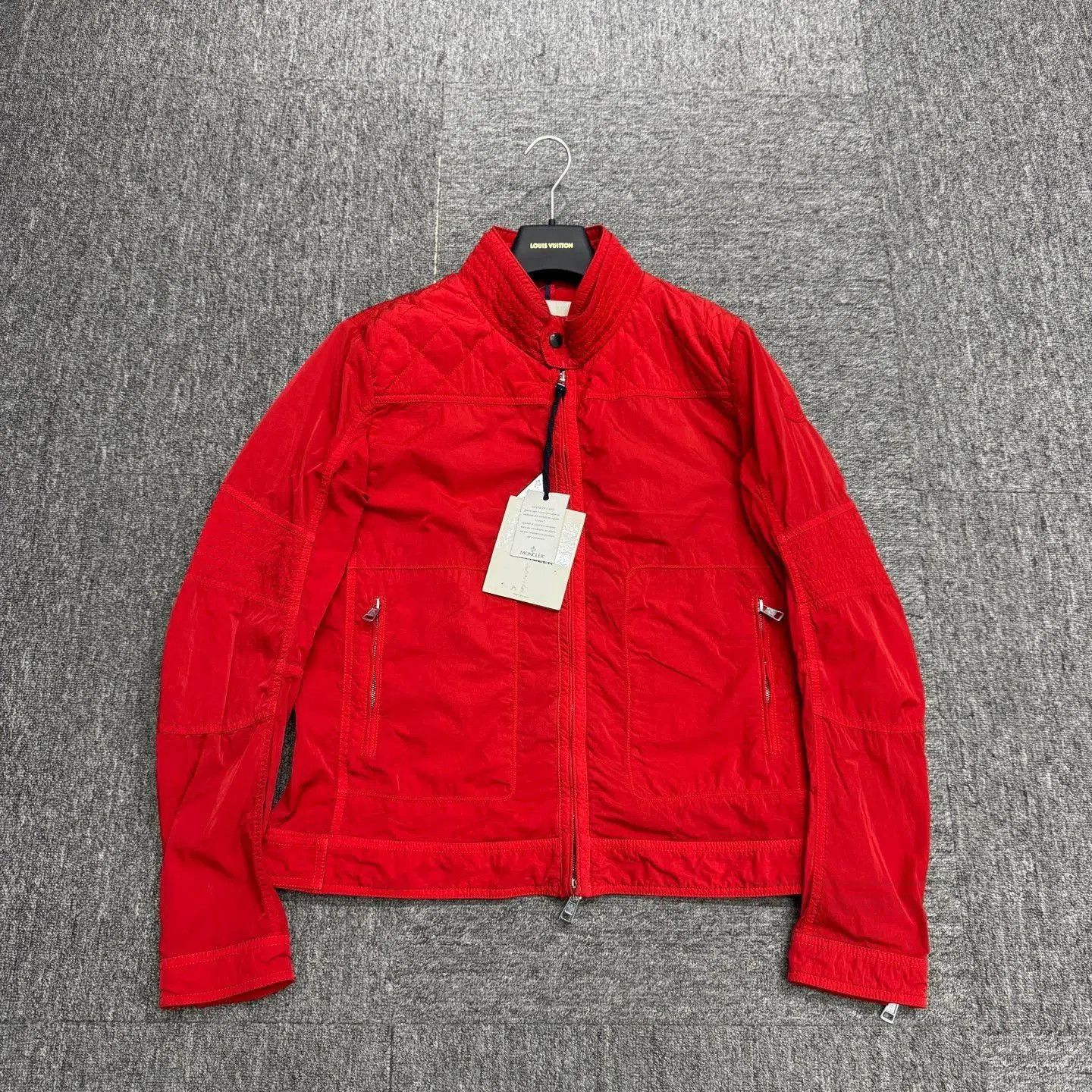Moncler Red Quilted Light Jacket Size L. Size US L / EU 52-54 / 3 - 1 Thumbnail