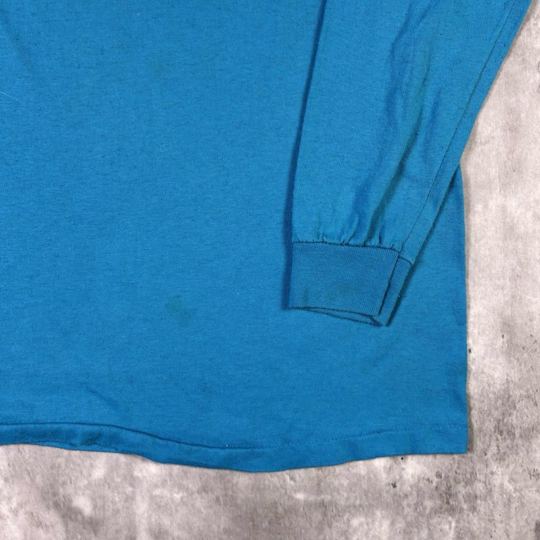 Vintage VINTAGE Marathon T Shirt Blue Long Sleeve 80s Graphic Print Crew Neck Adult L Mens Size US L / EU 52-54 / 3 - 6 Thumbnail