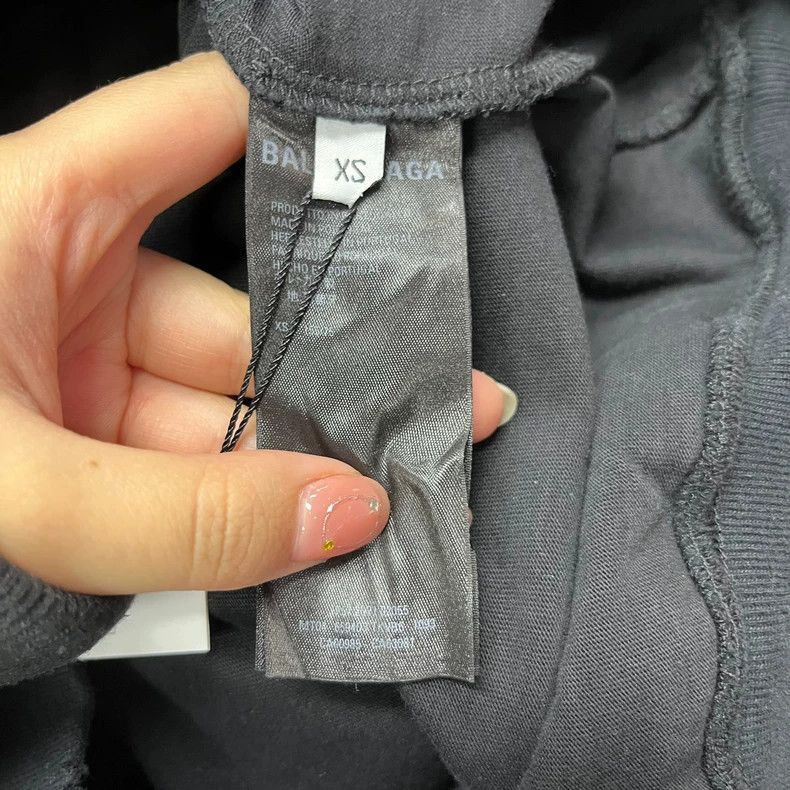 Balenciaga Balenciaga latest black printed hoodie with cracked design Size US S / EU 44-46 / 1 - 6 Thumbnail