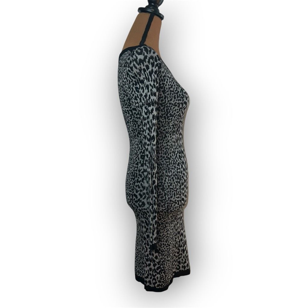 French Connection French Connection Snow Leopard Print Long Sleeve Mini Sweate Size M / US 6-8 / IT 42-44 - 6 Thumbnail
