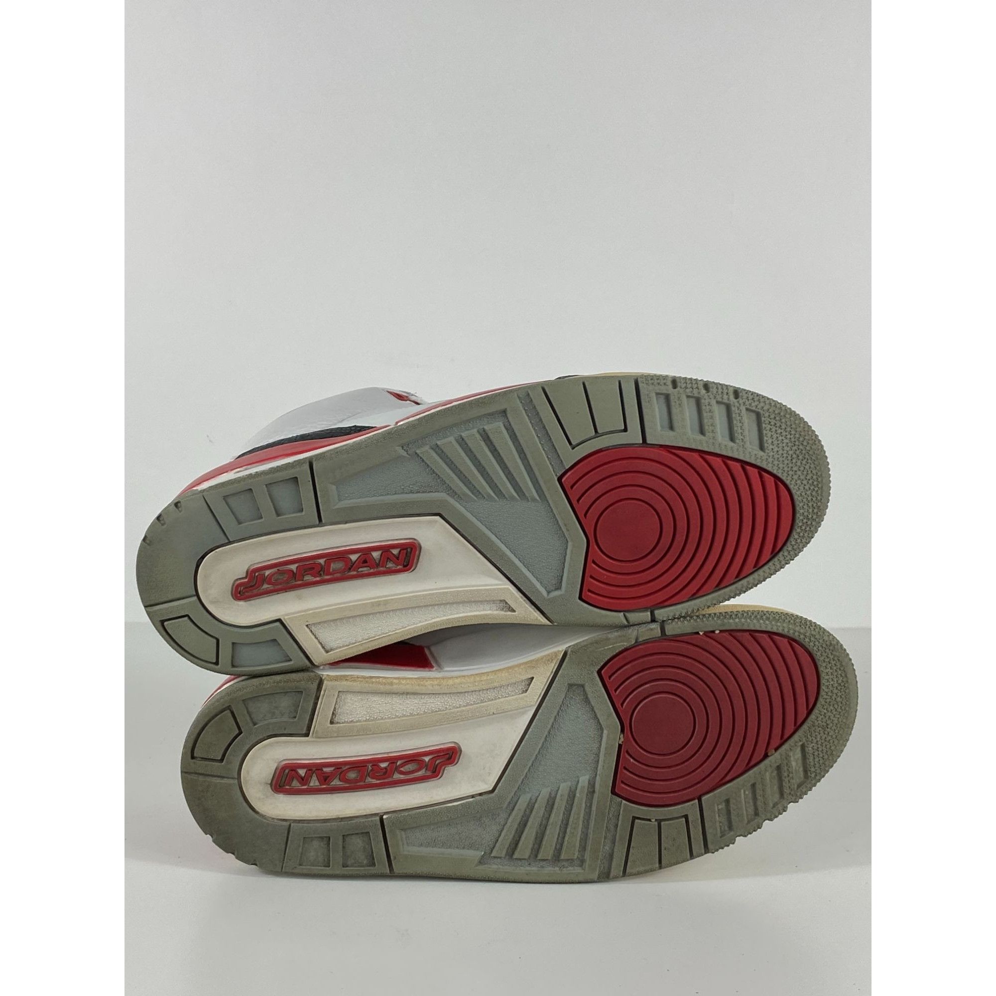 Jordan Brand Jordan 3 Retro Fire Red (2013) Sneakers (136064-120) Size 9 Size US 9 / EU 42 - 6 Thumbnail