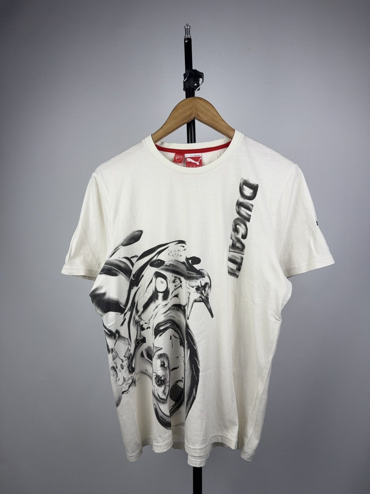 Ducati Vintage 00s Ducati x Puma Racing Moto Graphic Ivory Tee L Size US L / EU 52-54 / 3 - 1 Thumbnail