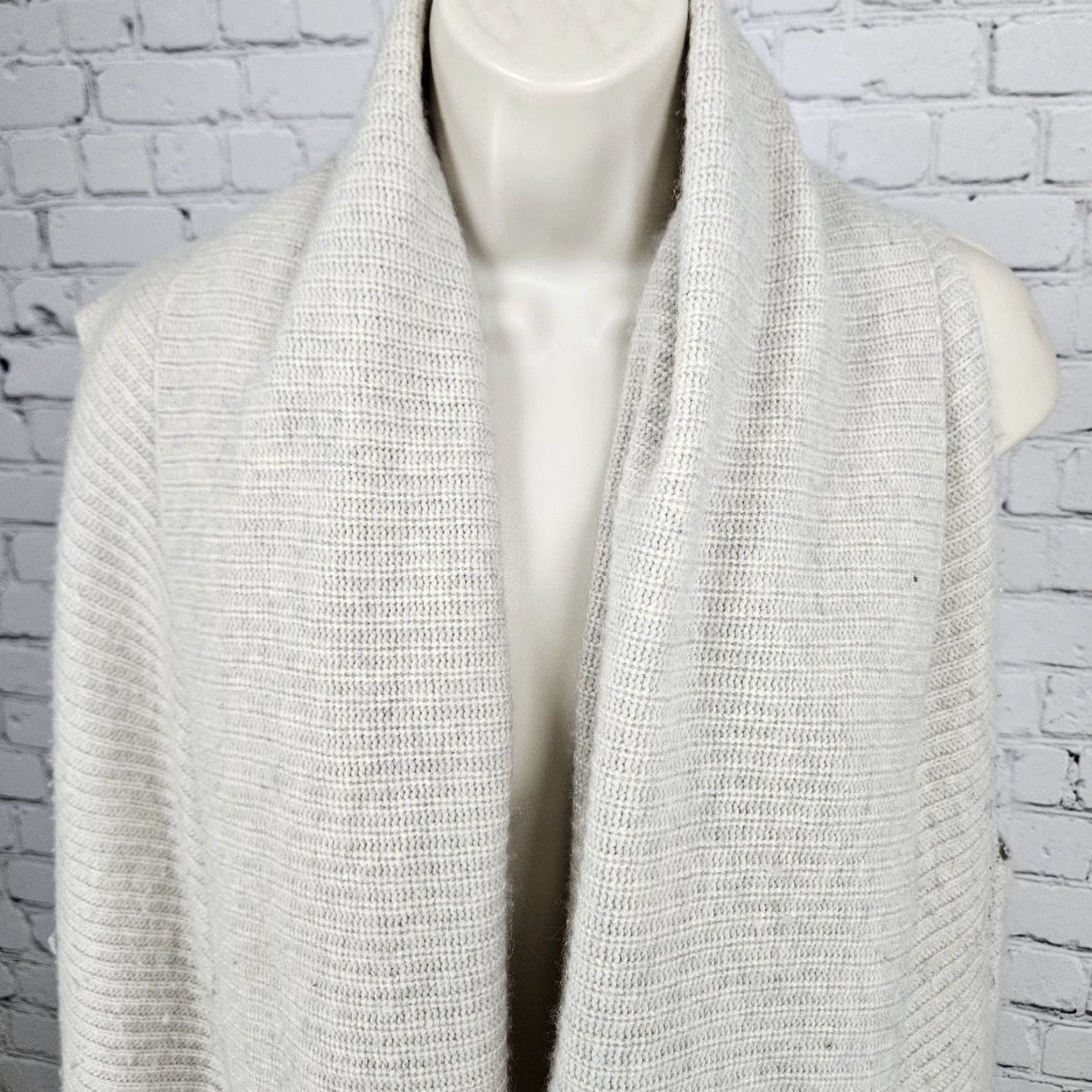 Bloomingdale's C by Bloomingdale's Cardigan Shawl Collar Sleeveless Beige Knit Small S Women Casual Size S / US 4 / IT 40 - 5 Thumbnail