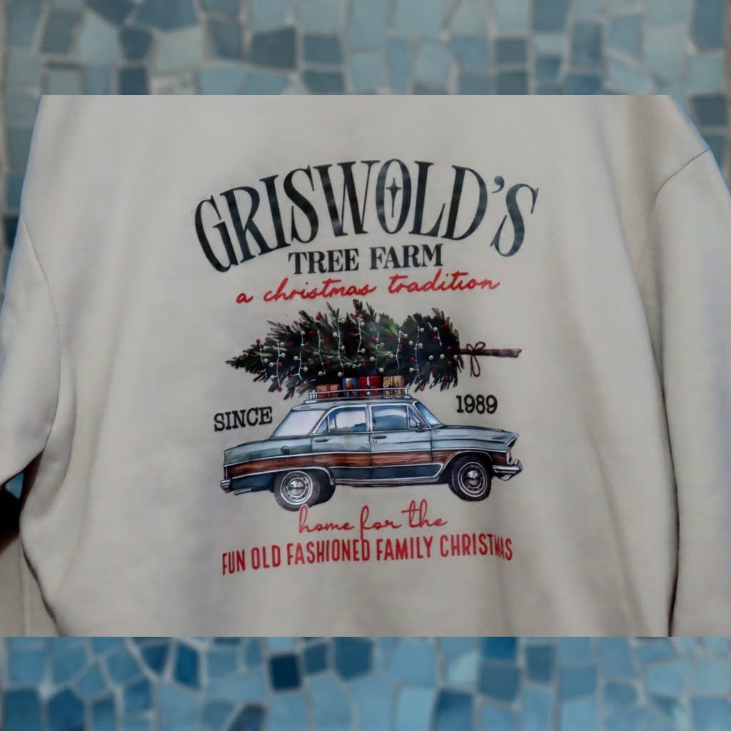 Shein VINTAGE None Griswold's Tree Farm Front Graphic Tan Sweatshirt Size US XL / EU 56 / 4 - 1 Thumbnail
