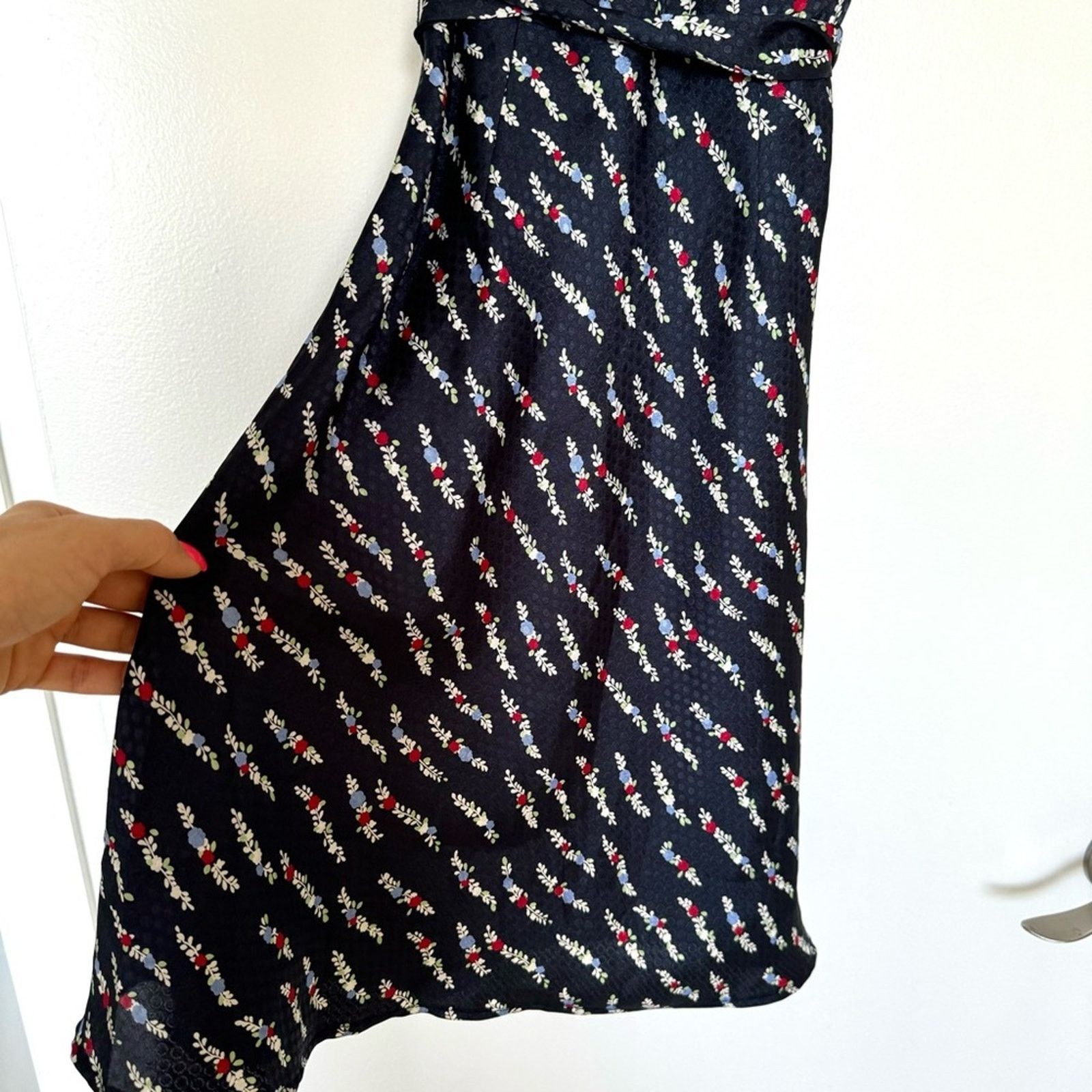 Laura Ashley Laura Ashley Dress, Size 4, Navy Blue Floral, Ruffled Size S / US 4 / IT 40 - 10 Thumbnail