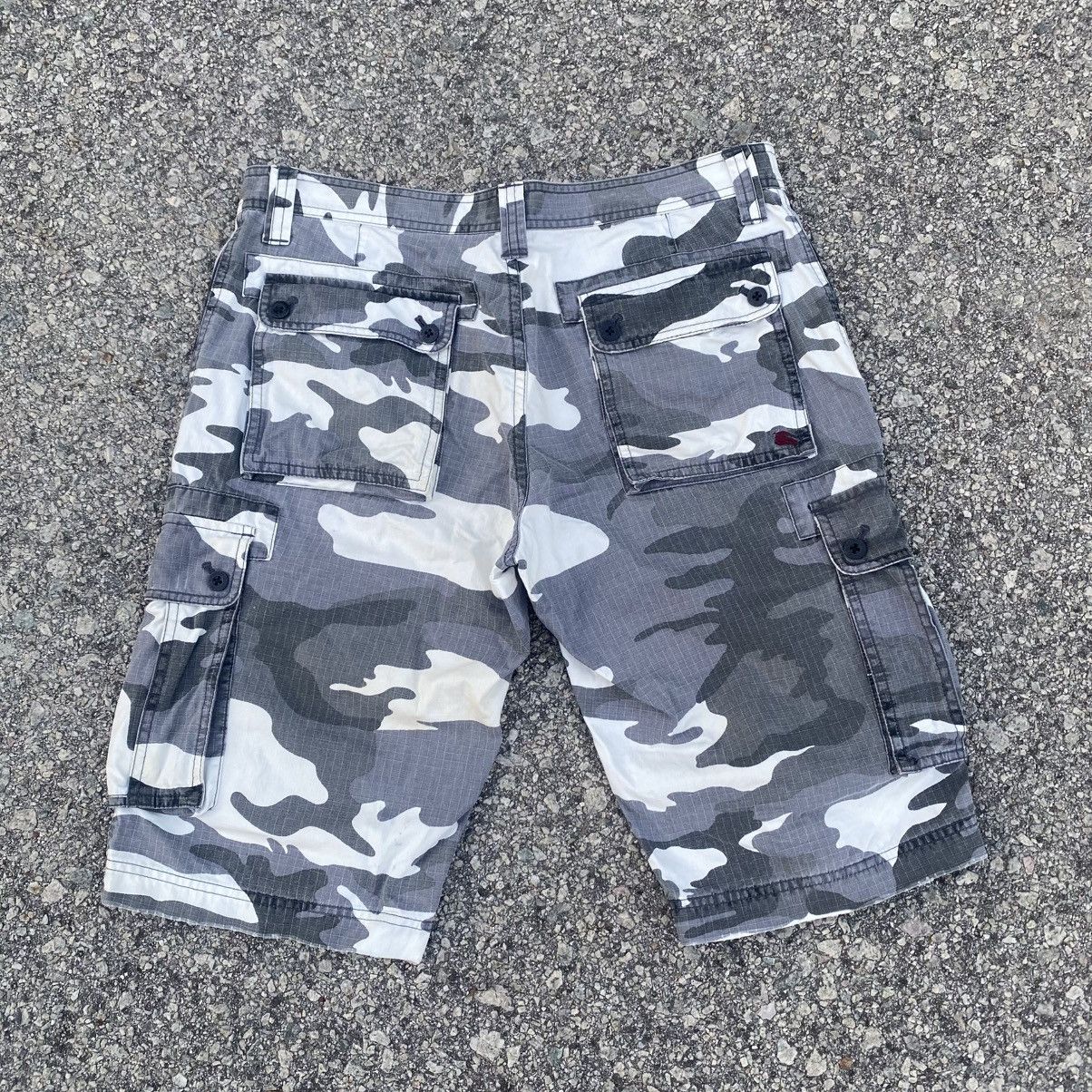 Burberry Rare Burberry Black Label Camo Short Size US 32 / EU 48 - 2 Thumbnail