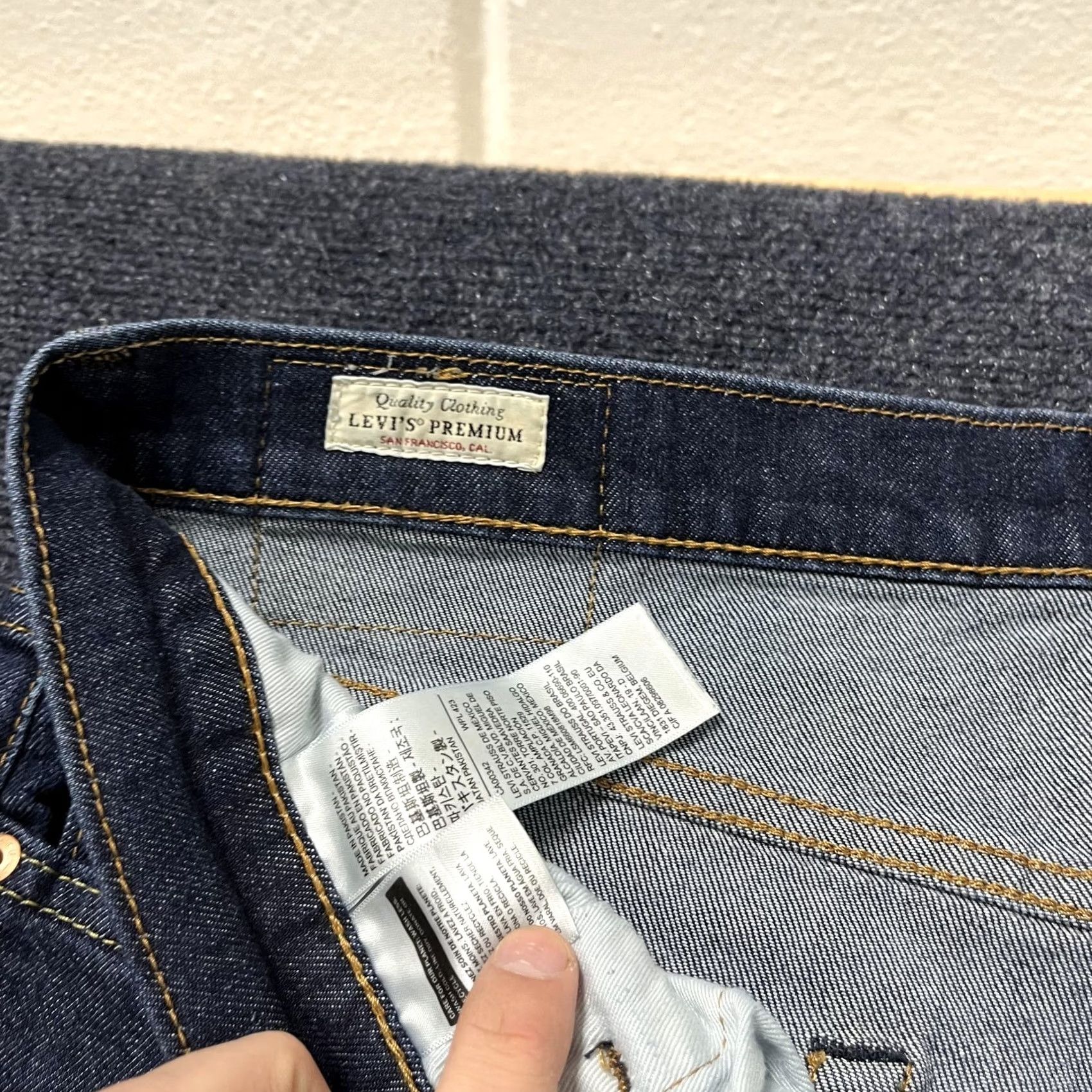 Levi's Levi's Premium Jeans Mens 32x32 Dark Wash Slim Fit Straight Leg Denim Pants Size US 36 / EU 52 - 3 Thumbnail