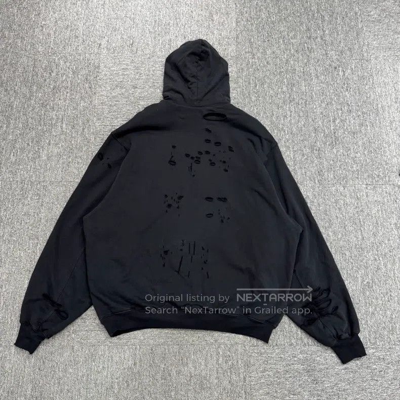 Balenciaga Balenciaga Distressed Destroyed Printed Hooded Sweatshirt Size US XXS / EU 40 - 5 Thumbnail