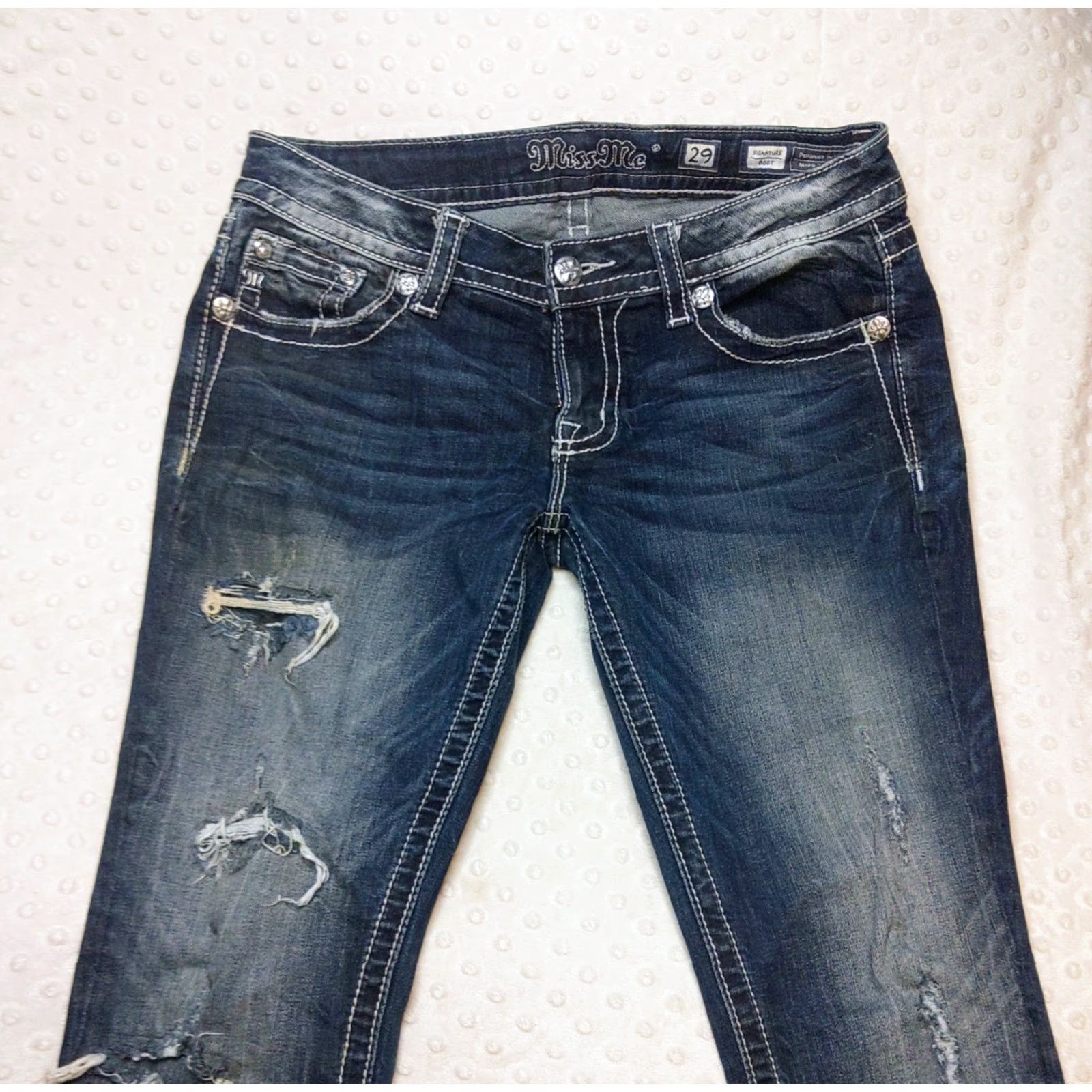 Miss Me Miss Me Jeans Womens Signature Bootcut 29 Embellished Fleur-de-lis Blue 32x32 Denim 5-Pocket Zipper Button Regular Womens Jeans Rock Western Y2K Size 29" - 4 Thumbnail
