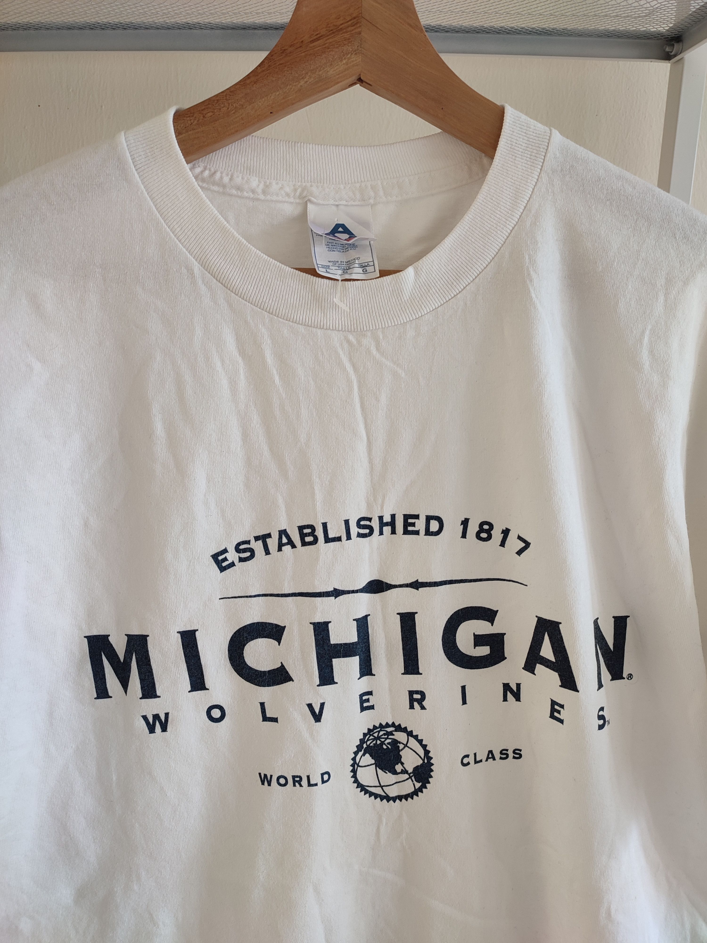 Alstyle MICHIGAN WOLVERINE WORLD CLASSIC VINTAGE TEE Size US L / EU 52-54 / 3 - 3 Thumbnail