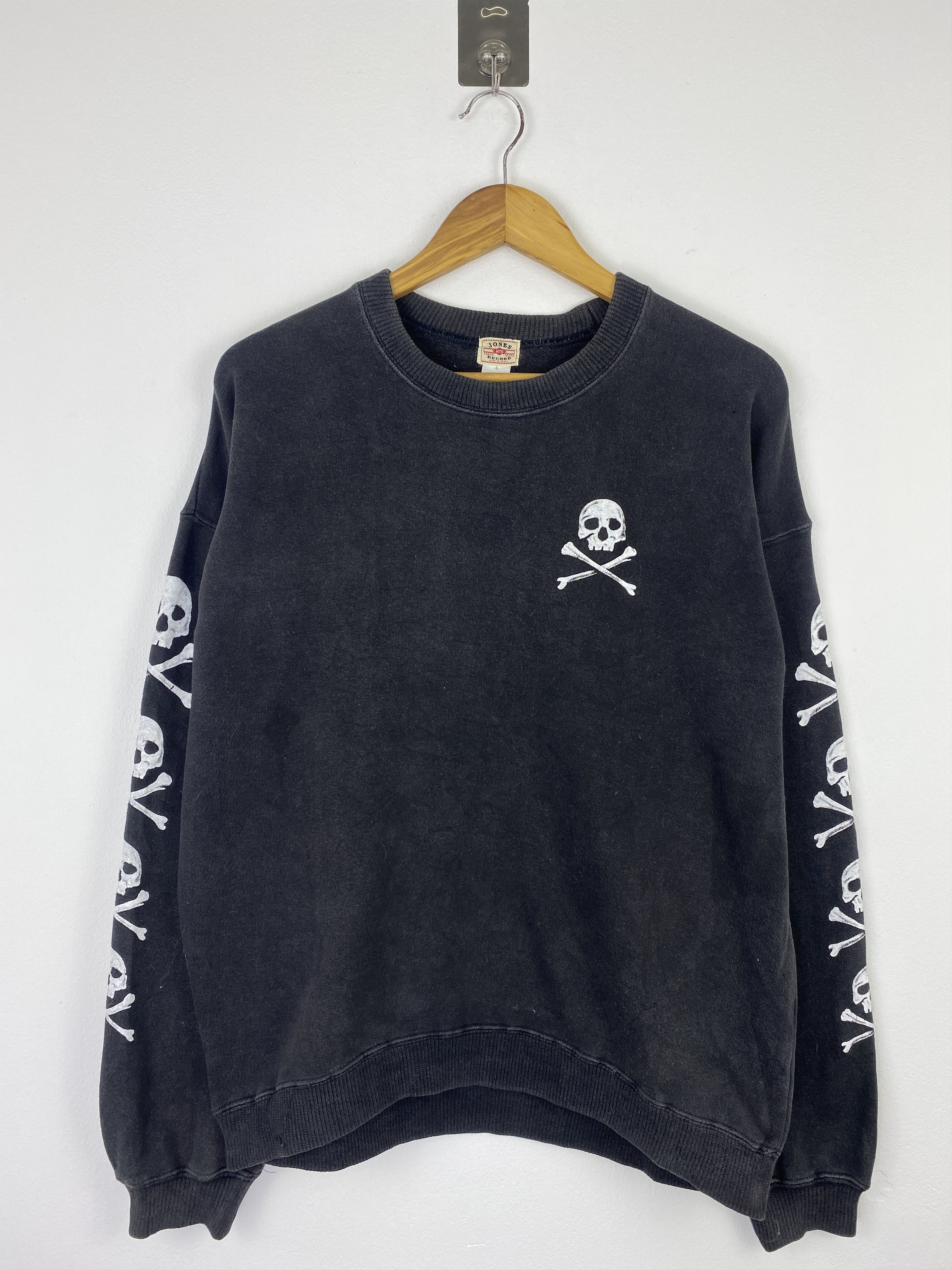 Japanese Brand Vintage Jones Hits Skull Crossbones Crewneck BP0065 Size US L / EU 52-54 / 3 - 1 Thumbnail