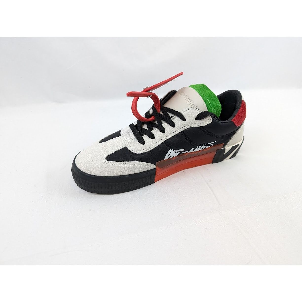 Off-White o1rshd1 Floating Arrow Low-Top Sneakers in Off White Size US 8 / EU 41 - 10 Thumbnail