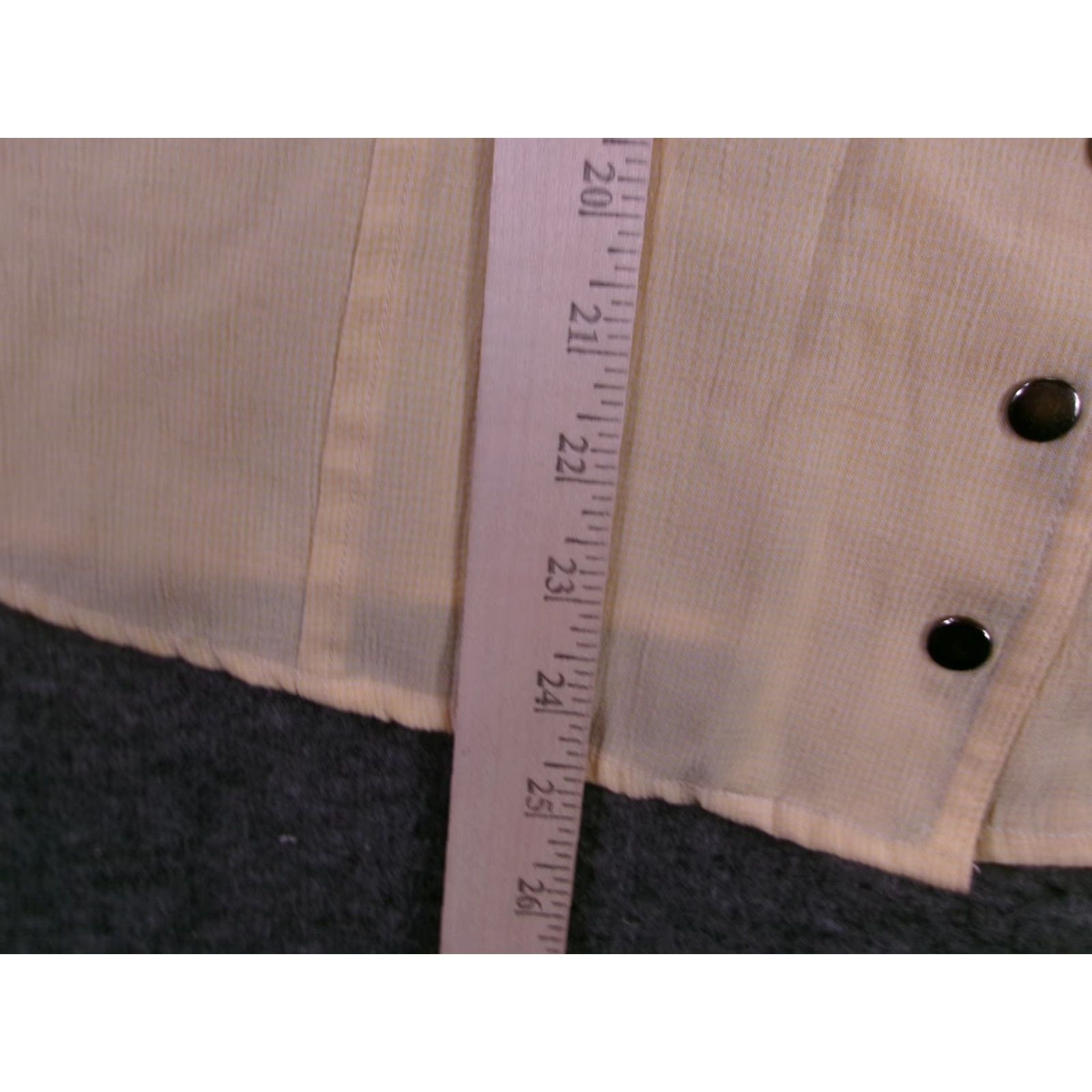 Vintage Christopher Banks Blouse Womens M Sleeveless Button Front Collared Light Yellow Beige Solid Size M / US 6-8 / IT 42-44 - 5 Thumbnail