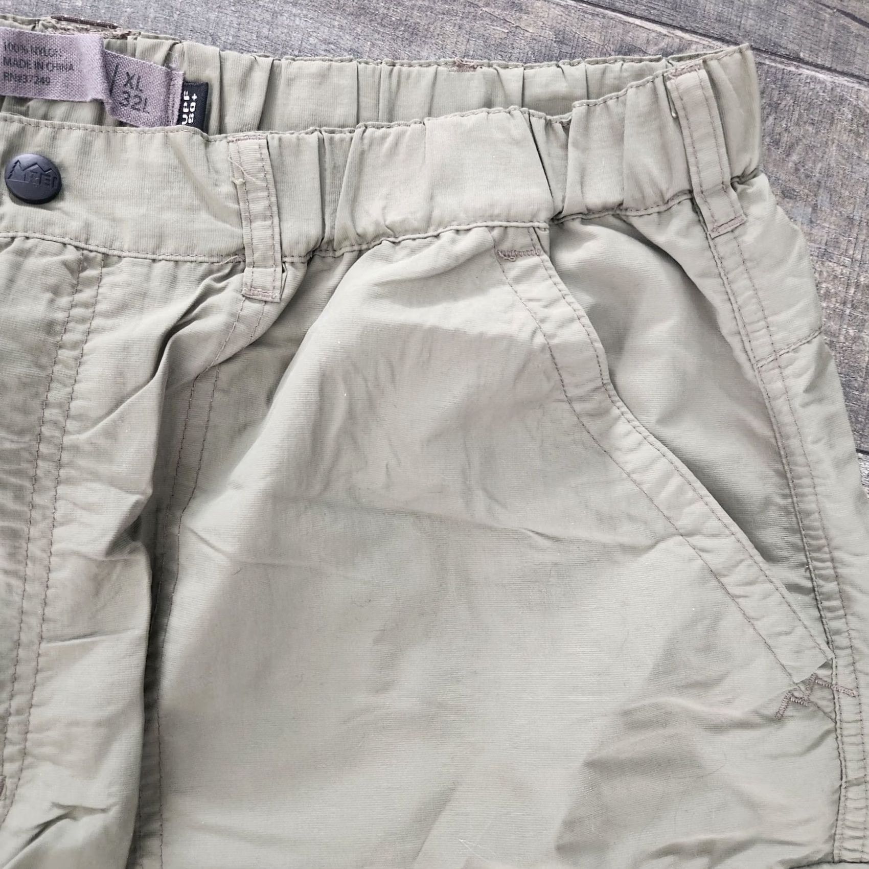 Vintage REI Shorts Mens XL Travel Hiking Outdoor UPF 50 Sage Cargo Pockets Fishing Camp Green Outdoor Mens XL Cargo Pocket Shorts Size US 36 / EU 52 - 3 Thumbnail