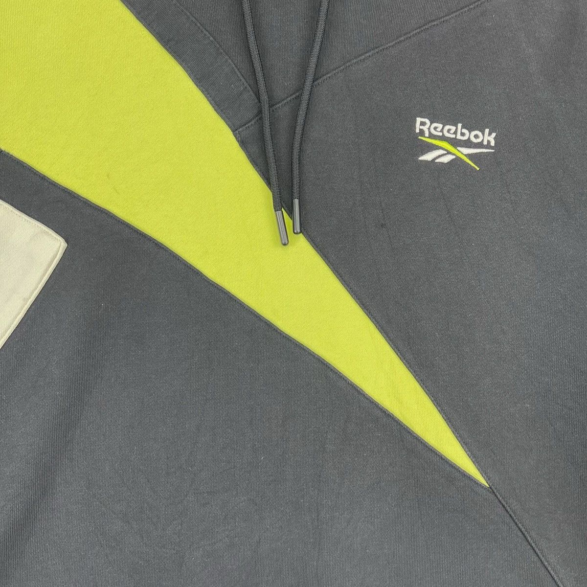 Reebok × Vintage Vintage Reebok Over Logo Sweatshirt Hoodie Size US M / EU 48-50 / 2 - 6 Thumbnail