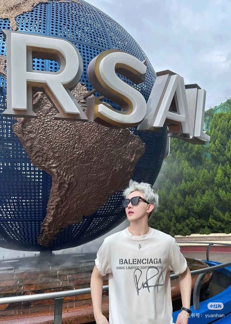 Balenciaga Balenciaga Beige Limited Short Sleeves Size US L / EU 52-54 / 3 - 6 Thumbnail