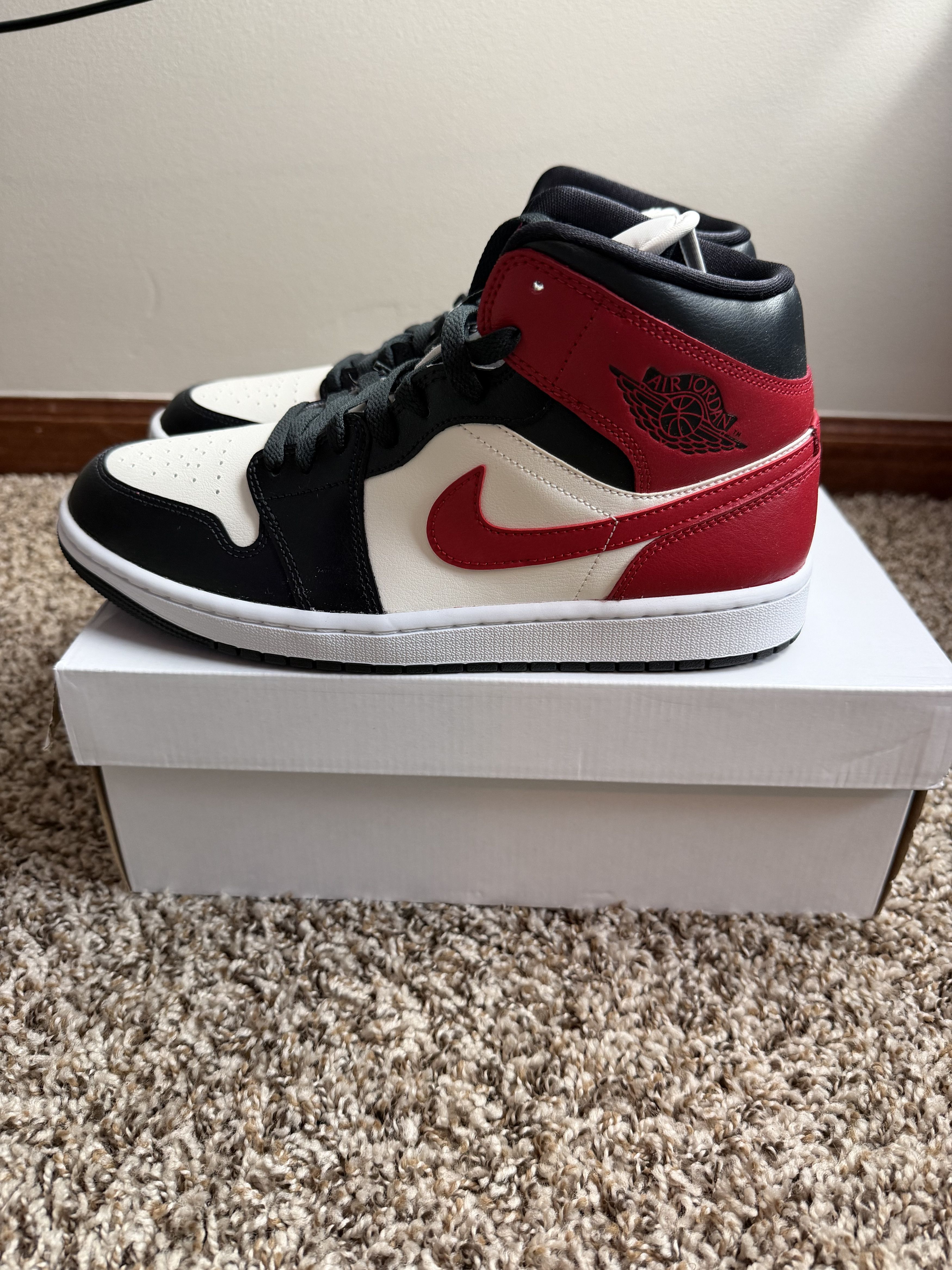 Jordan Brand Nike Air Jordan 1 Mid Shoes Womens Size 10.5 Size US 10.5 / IT 40.5 - 1 Thumbnail