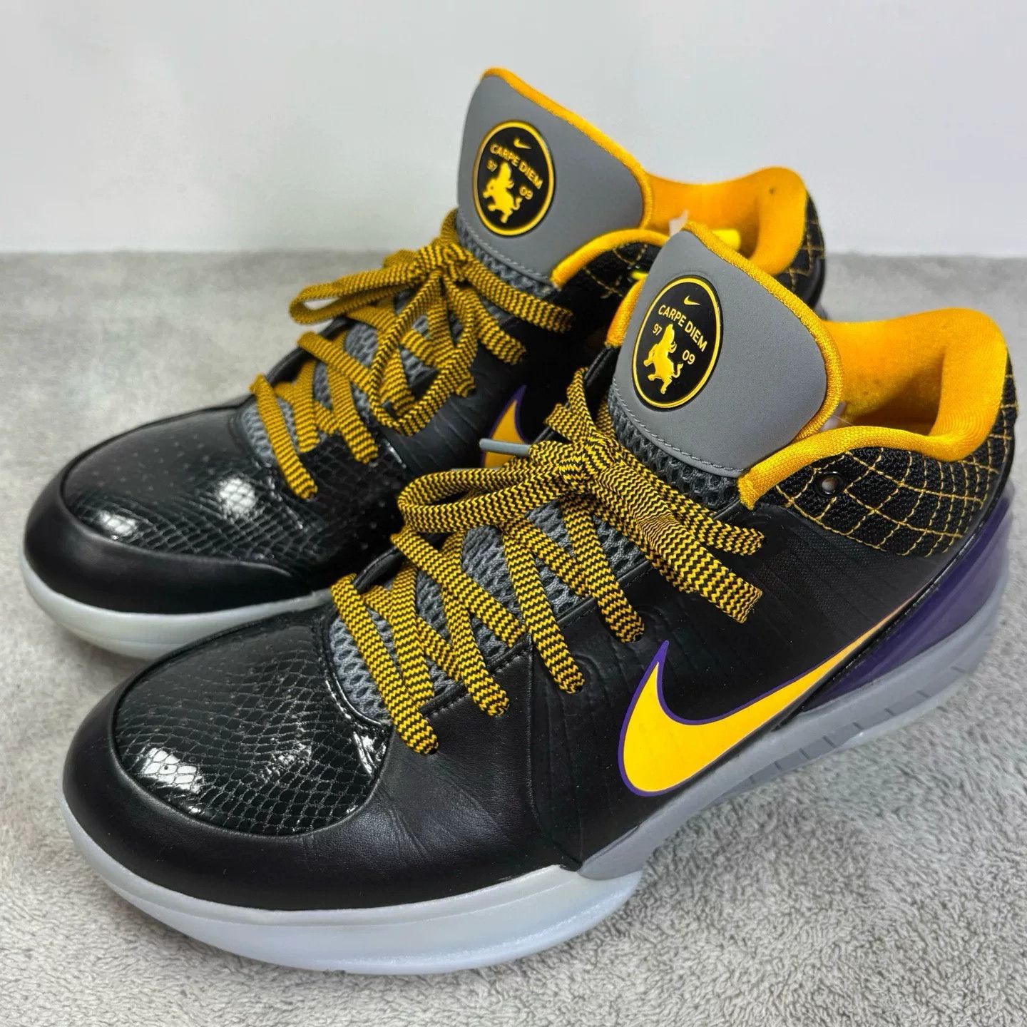 Nike Nike KOBE 4 Lowtop Sneakers 44 Men Size US 10.5 / EU 43-44 - 1 Thumbnail