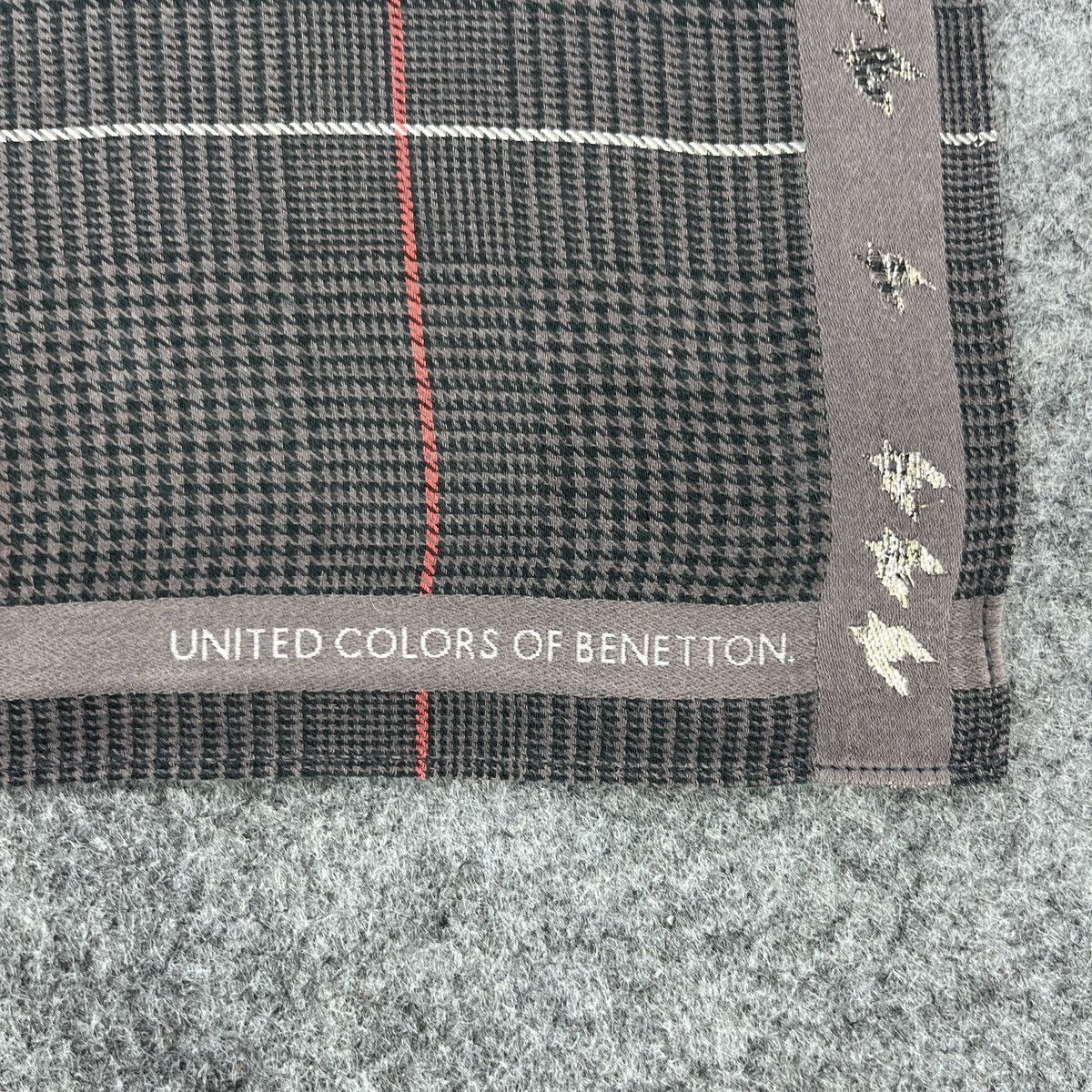 United Colors Of Benetton United Colors Of Benetton Handkerchief / Neckerchief B1517 Size ONE SIZE - 2 Thumbnail