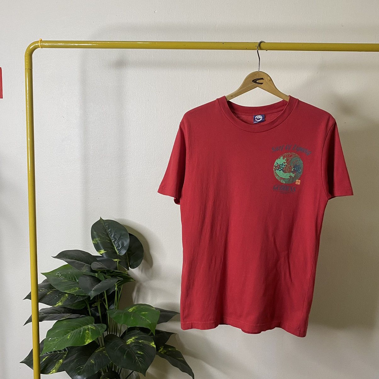 Vintage Vintage 2000s Team Goddess Surf of Zipang Surfing Tee Size US M / EU 48-50 / 2 - 5 Thumbnail
