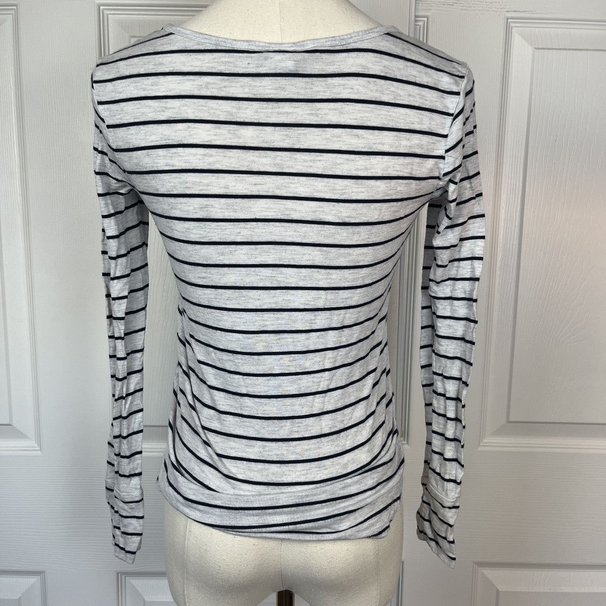 H&M H&M clean girl striped long sleeve minimalist top Size XS / US 0-2 / IT 36-38 - 2 Thumbnail