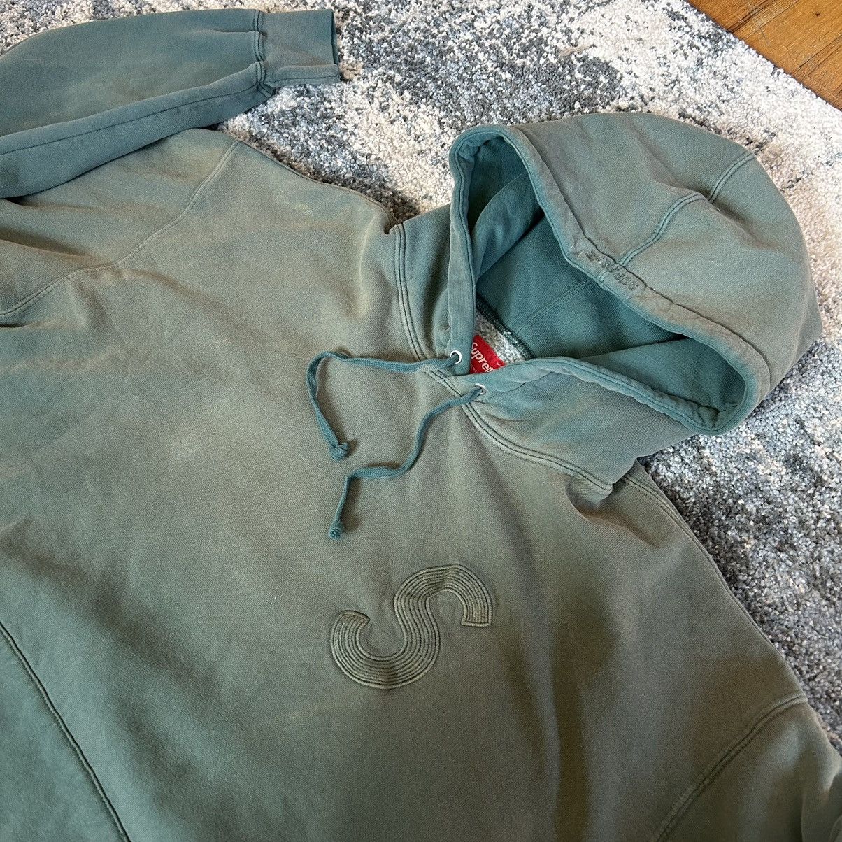 Supreme 2023 OVERDYED S LOGO HOODED SWEATSHiRT MiDWEiGHT FLEECE Size US XXL / EU 58 / 5 - 7 Thumbnail